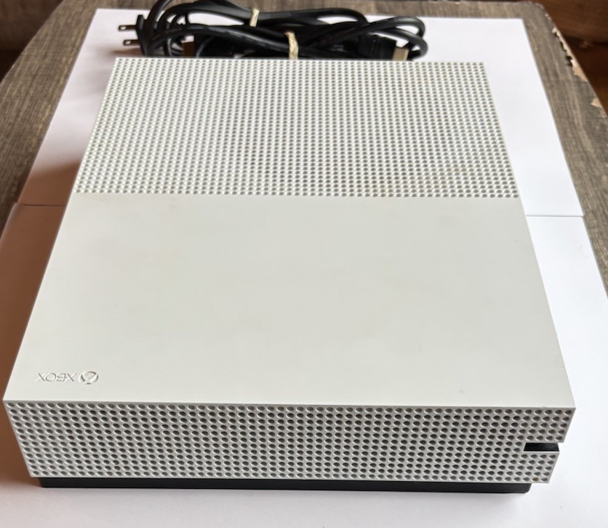 Microsoft Xbox One S 1TB Console Bundle w/ 2 Controllers & 19 Games all Tested!
