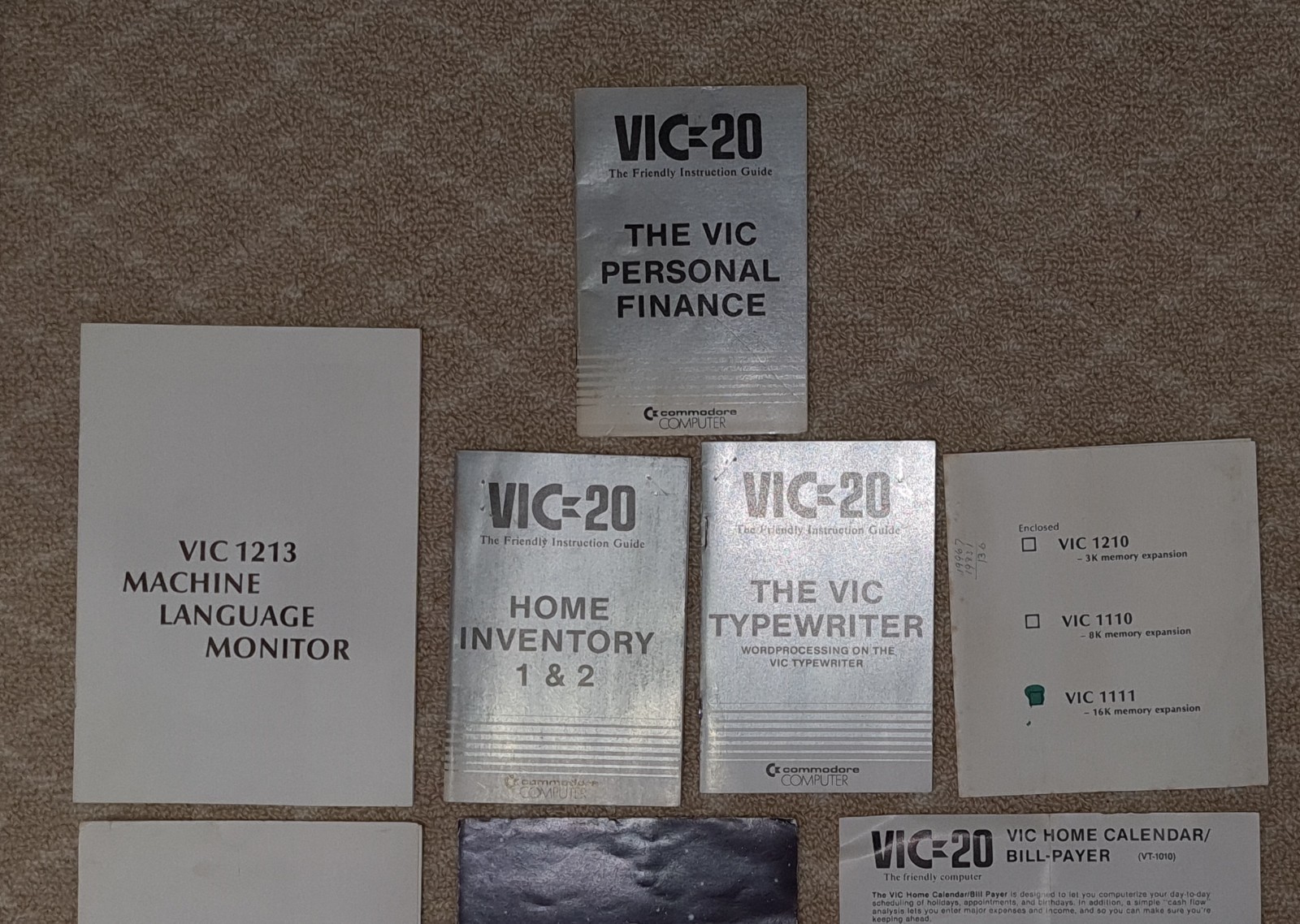 Commodore Vic 20 Boxed VINTAGE BUNDLE VIDEO AND COMPUTER GAME NOSTALGIA RARE