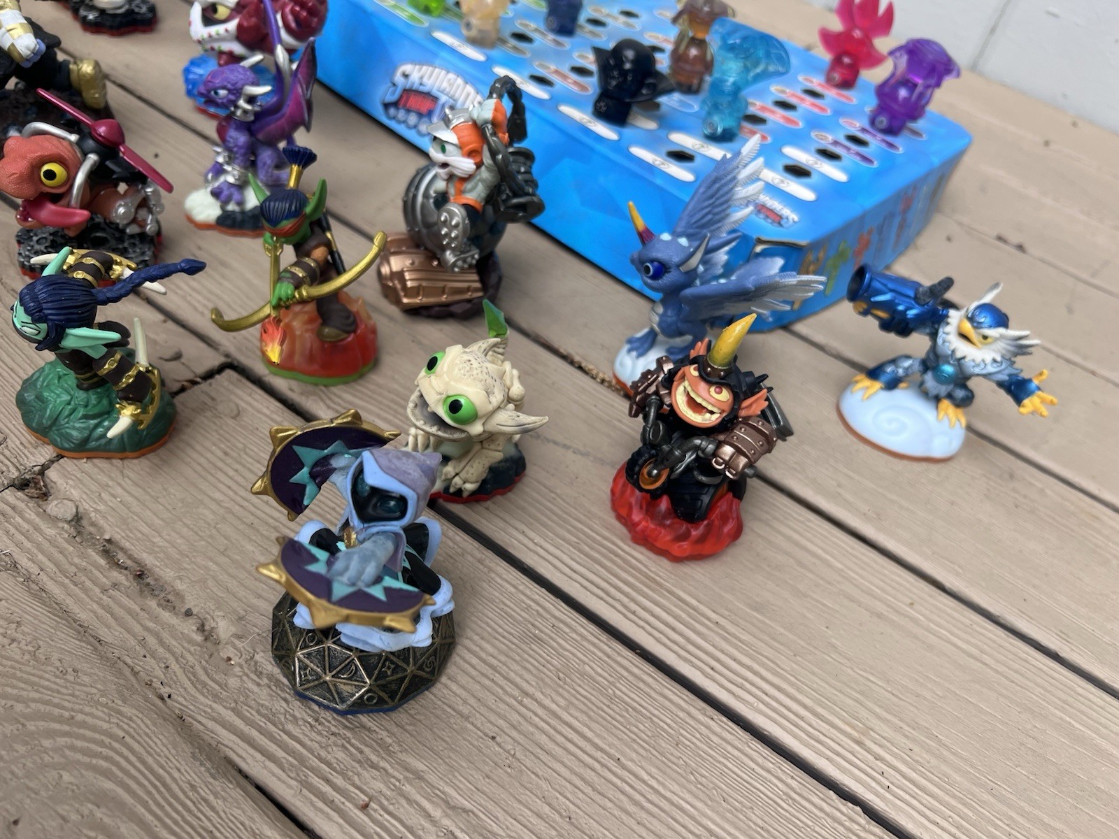SKYLANDERS Figures Huge Lot Swap force Trap Team Chest Crystal Traps Crate