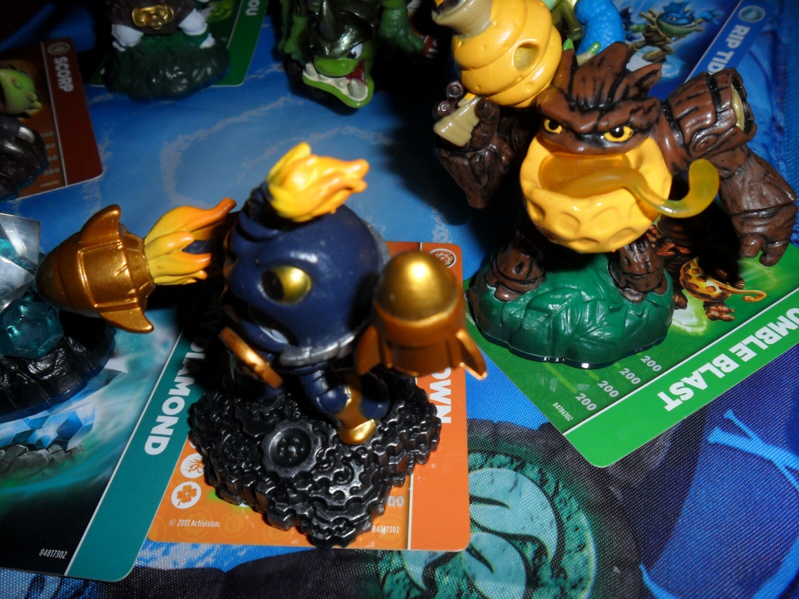 Skylanders Swap Force 8 Figure Lot W/ Cards, Countdown, Scorp, Bumble …