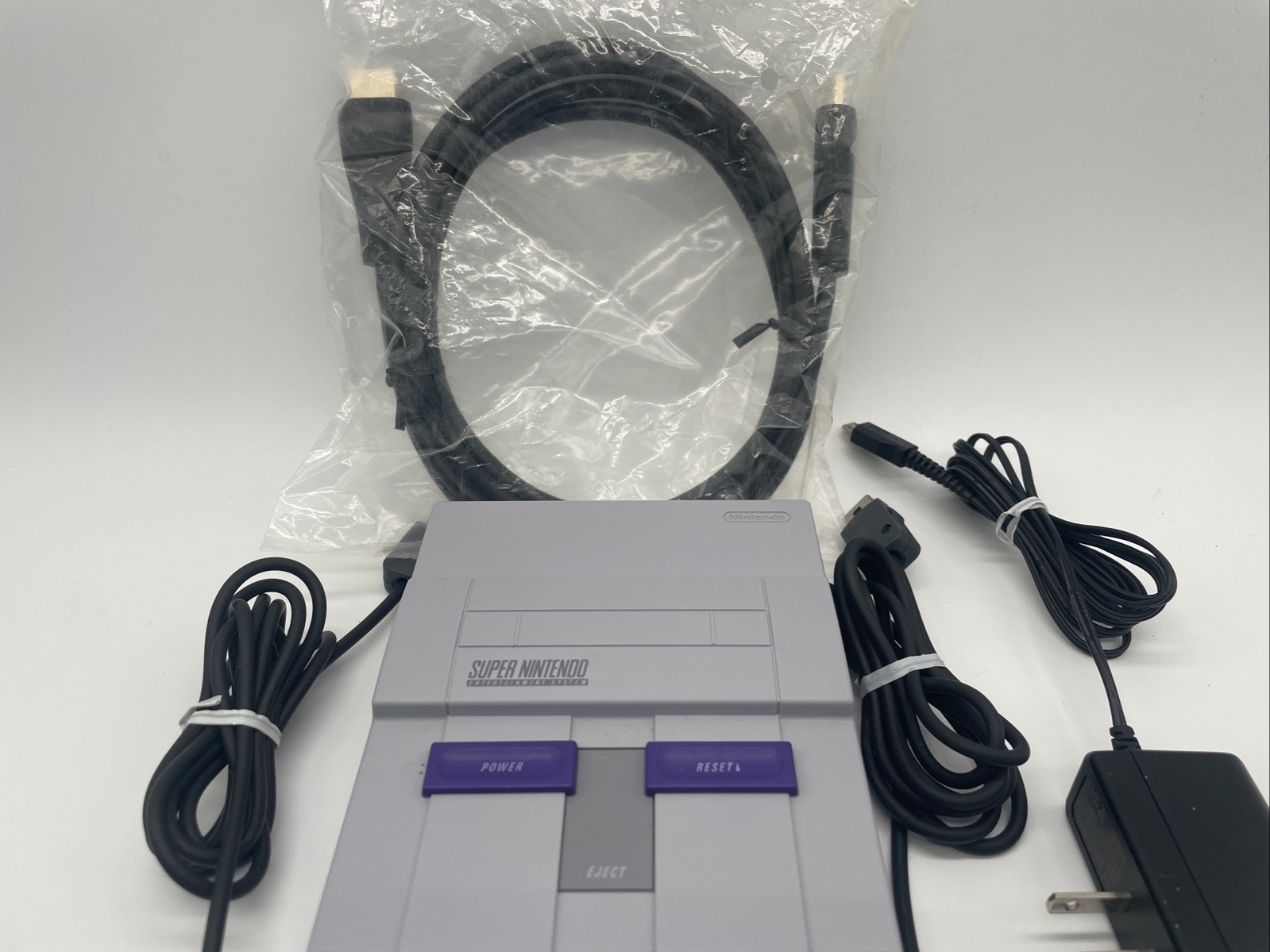 Nintendo Super NES Classic Edition Mini Console w/2 Controllers Mint!