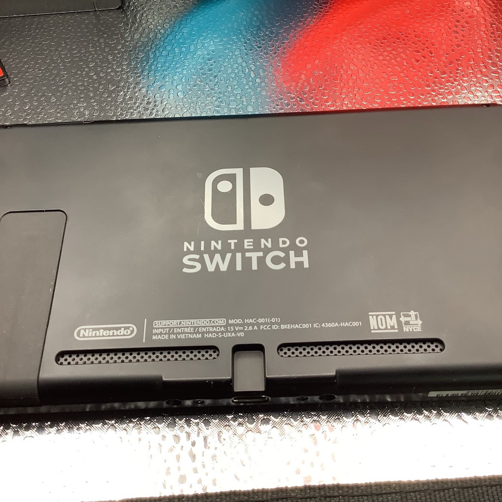 Nintendo Switch HAC-001(-01) 32GB Wi-Fi Console w/ Neon Red/Blue Joy-Con