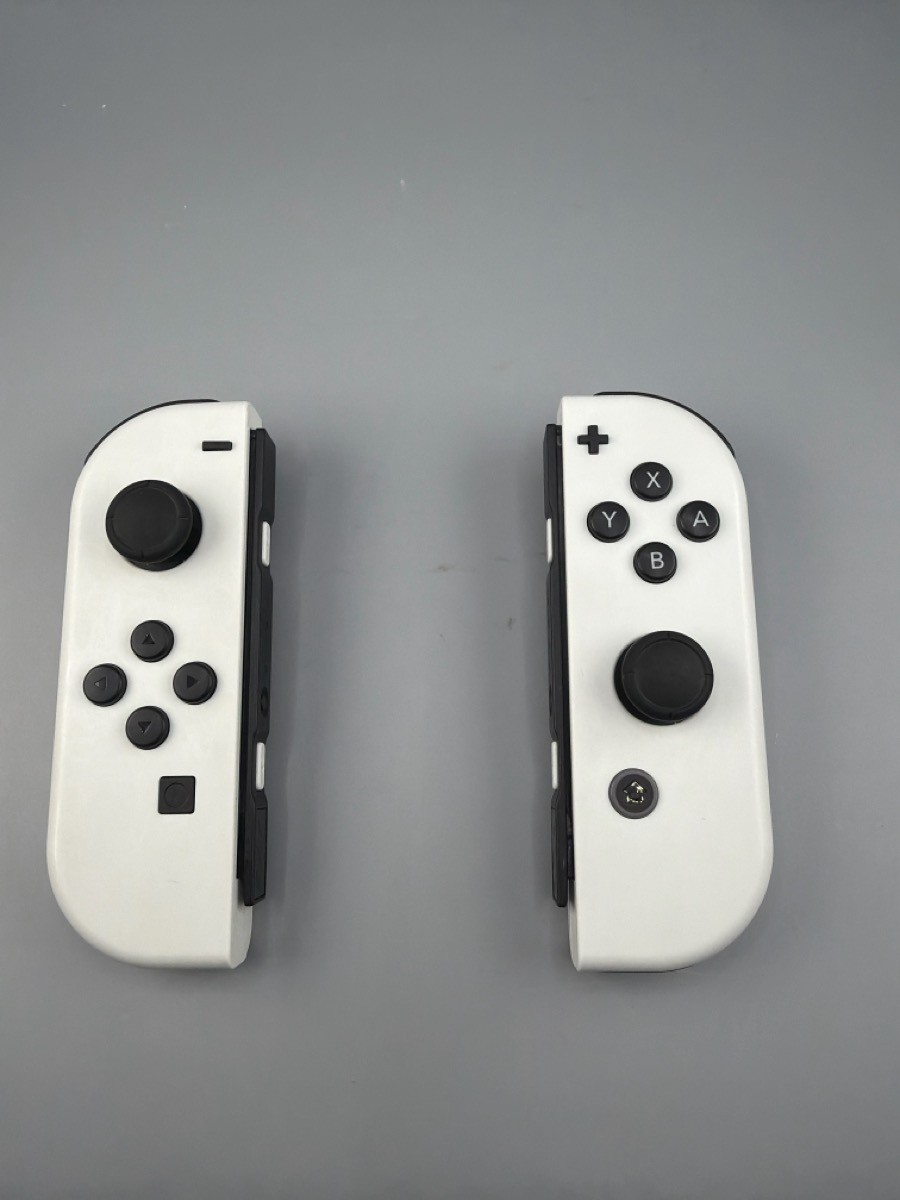 J06 – NINTENDO SWITCH HANDHELD – OLED – HEG-001 (J06028043)
