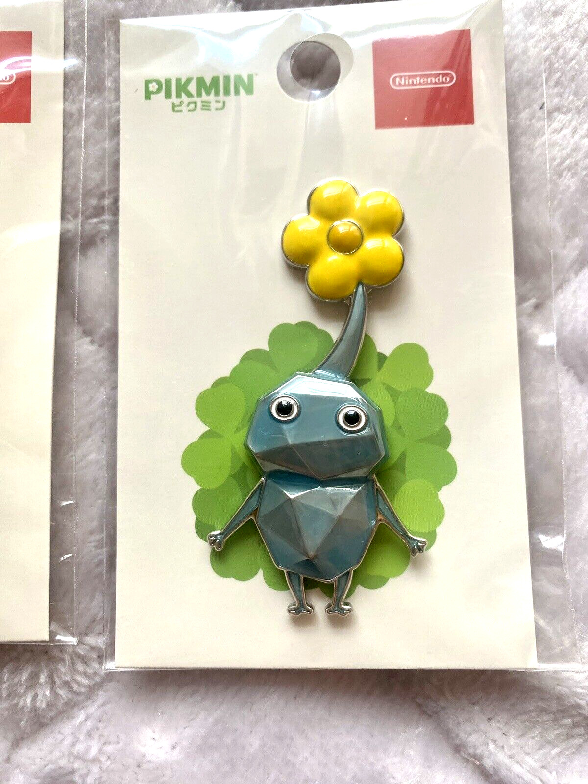 PIKMIN Pin Badge HIKARI Glow Pikmin & Ice Pikmin Set of 2 Nintendo Tokyo Limited