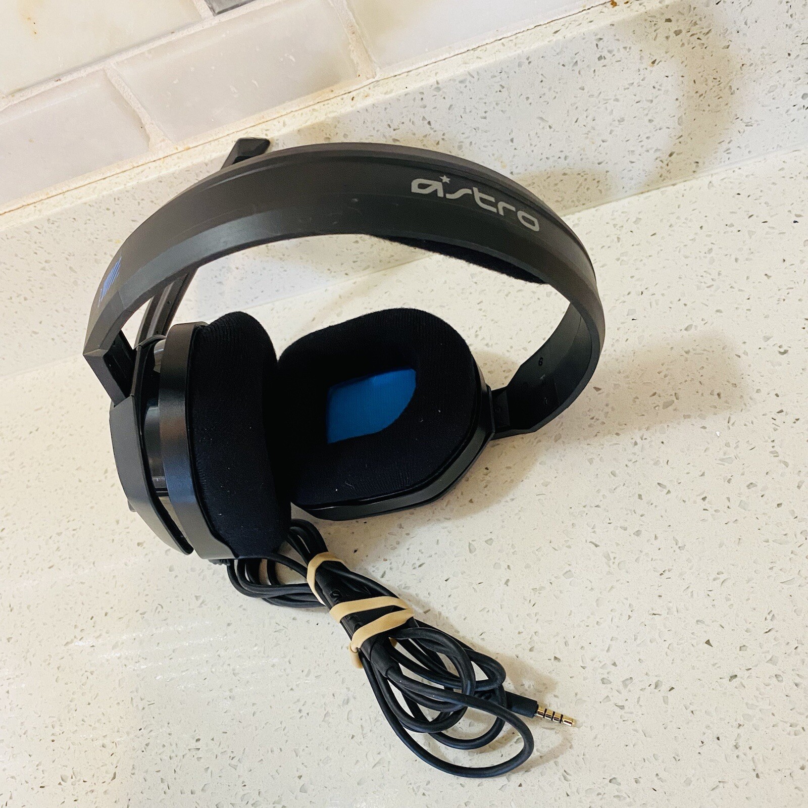 Logitech Astro A10 Wired Stereo Gaming Headset – Blue/black – For PS4