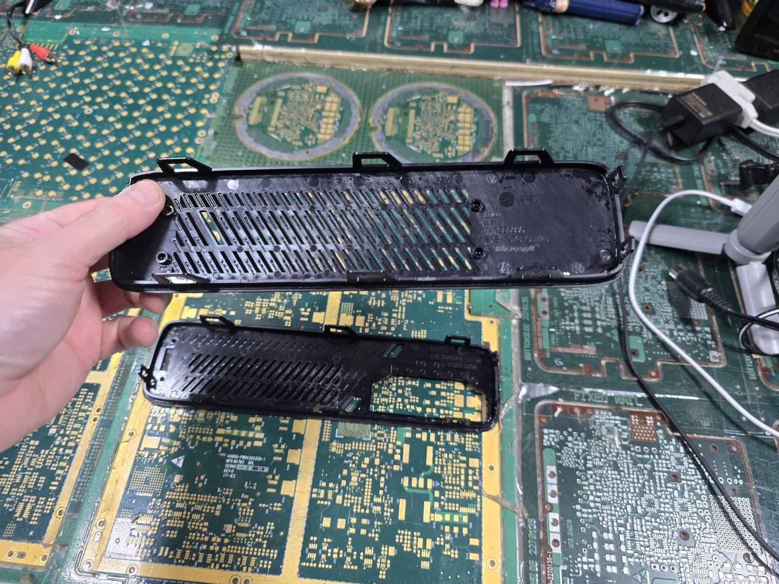 Microsoft Xbox 360 E 1538 Top/Bottom Grill & Trim Set ONLY-Intact-Good-Clean
