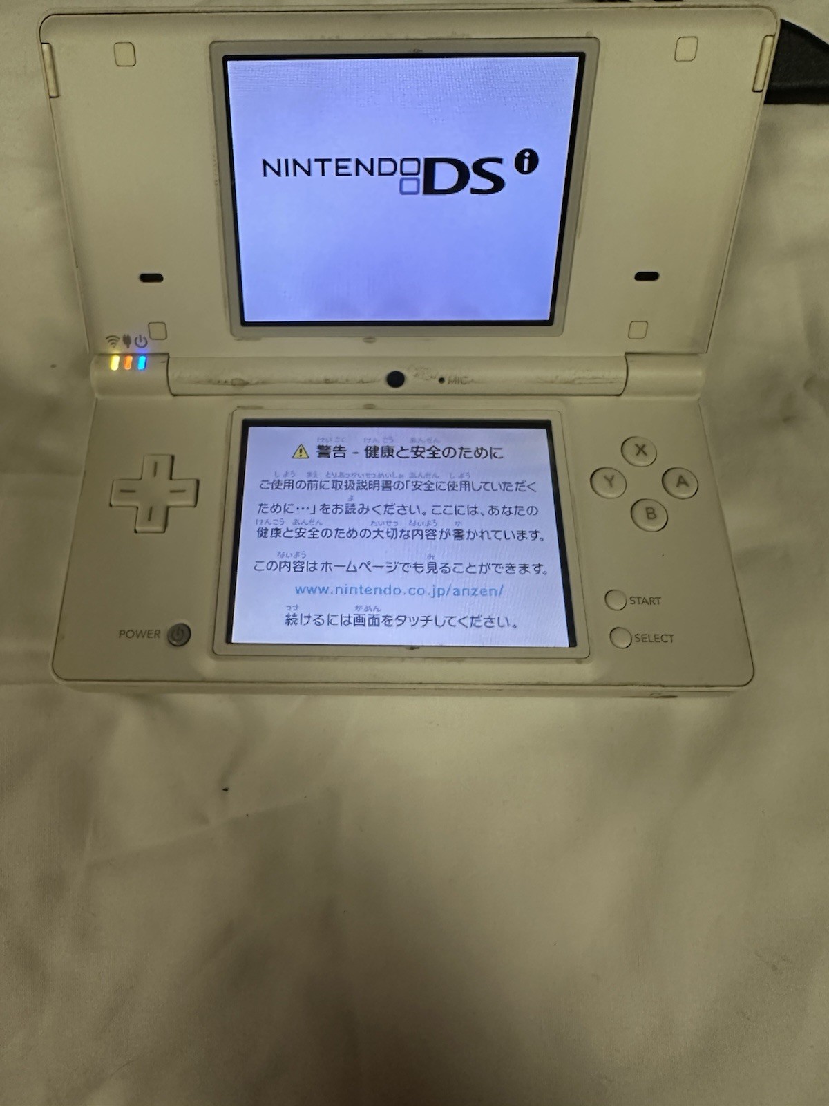 Nintendo DSI – White *TESTED & WORKING*