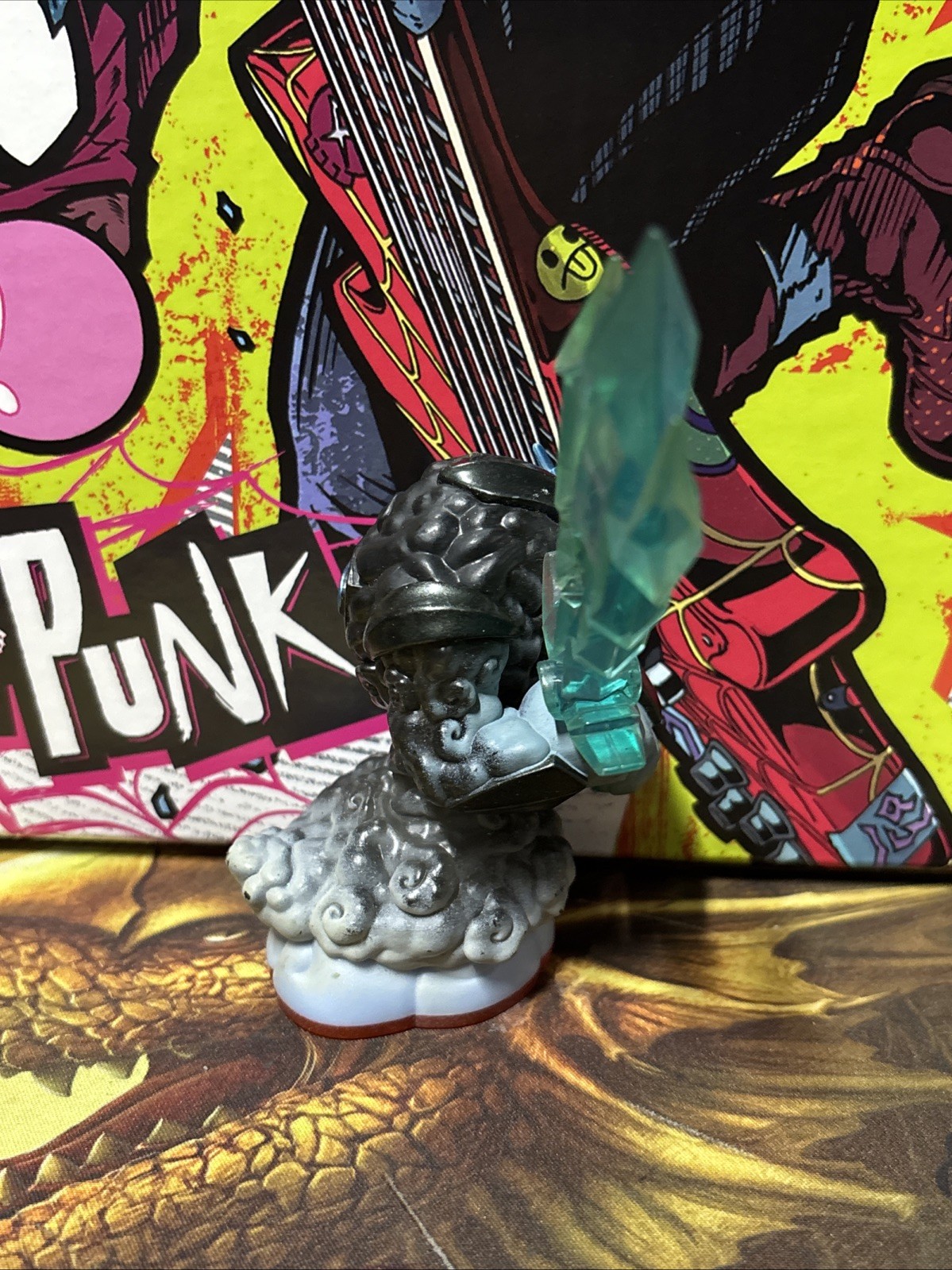 Thunderbolt Trap Master Figure from Skylanders: Trap Team