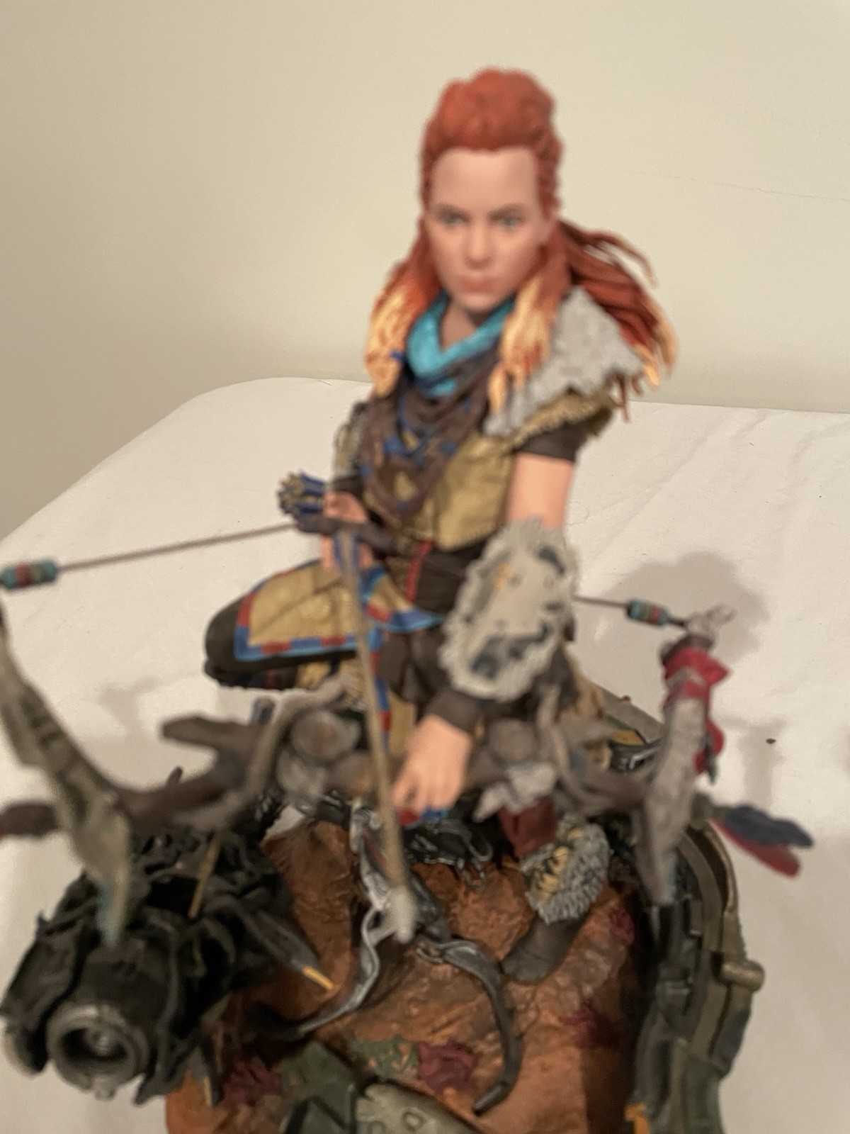 Horizon Zero Dawn Collector’s Edition 9″ Statue Huntress Aloy With Complete Game
