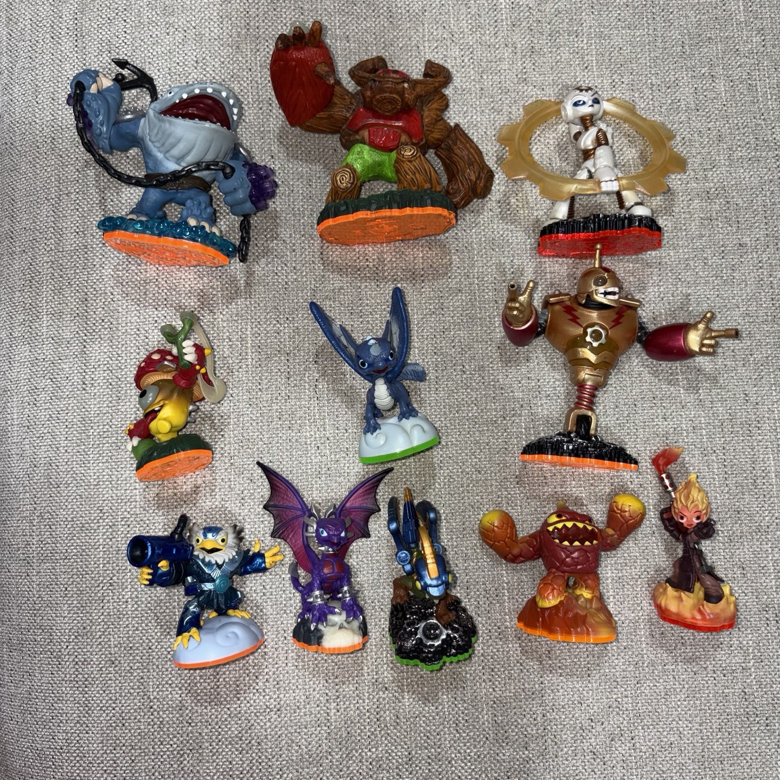 Activision Skylanders Mixed Series – Lot of 11 Figures
