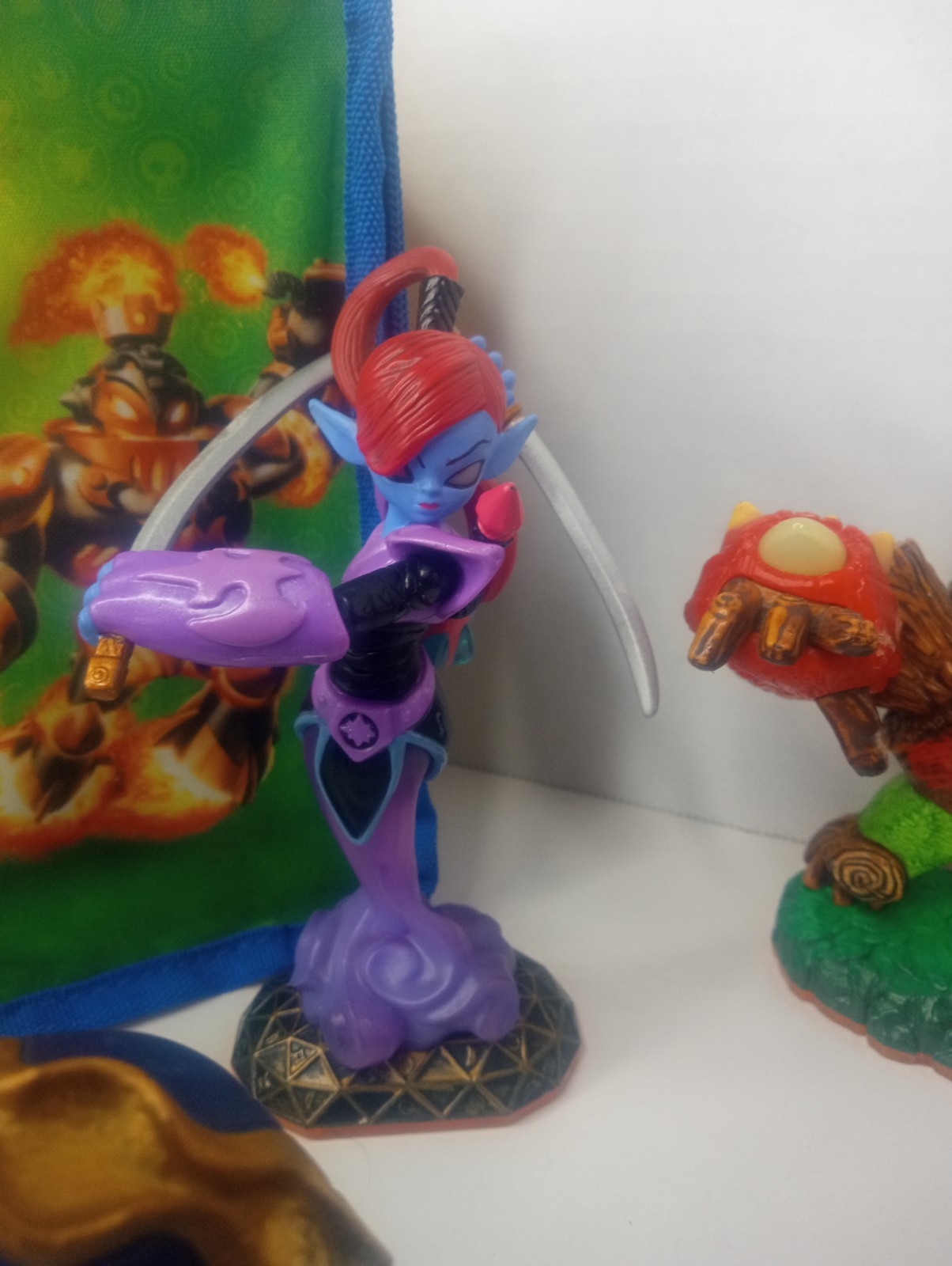 Huge Skylanders Lot 19 Figures With Carry Case Rare