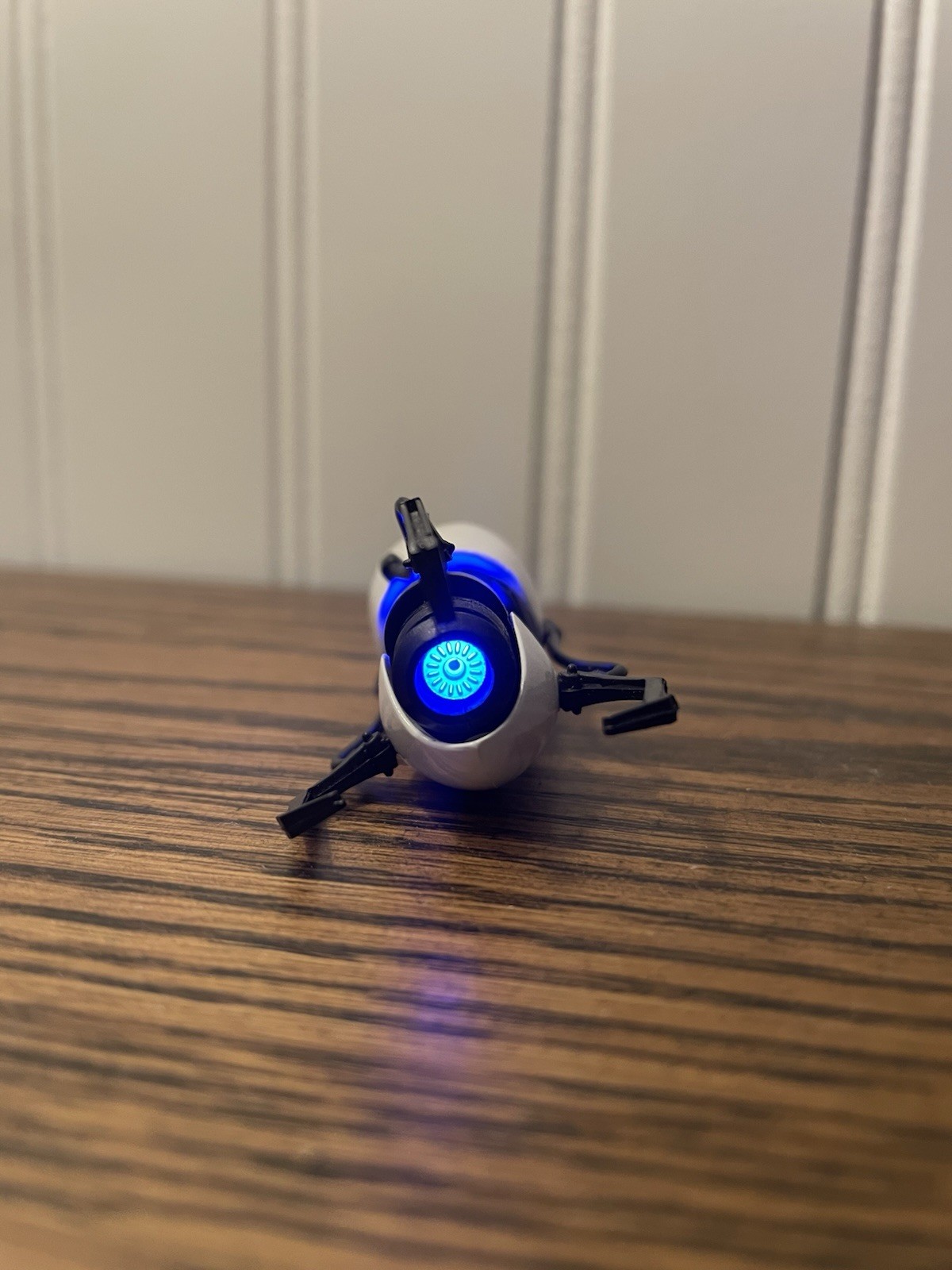 Portal 2 Aperture Science Portal Gun Replica Tiny NECA