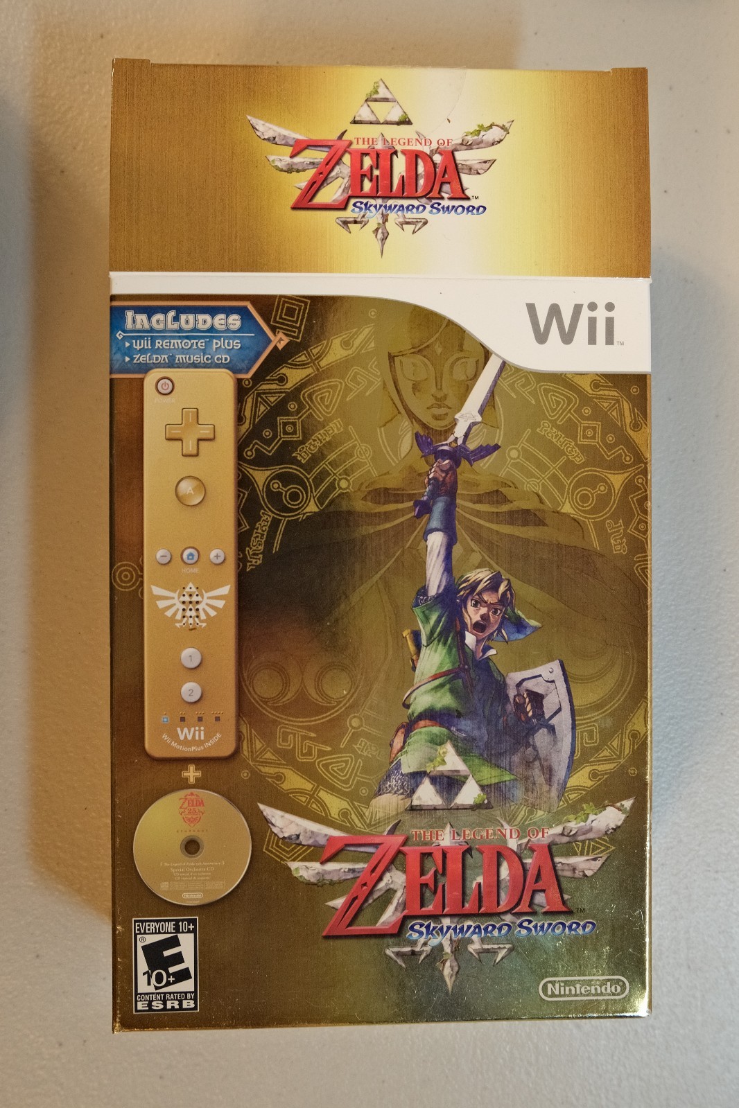 The Legend of Zelda Skyward Sword + Gold Controller Nintendo Wii Bundle Complete