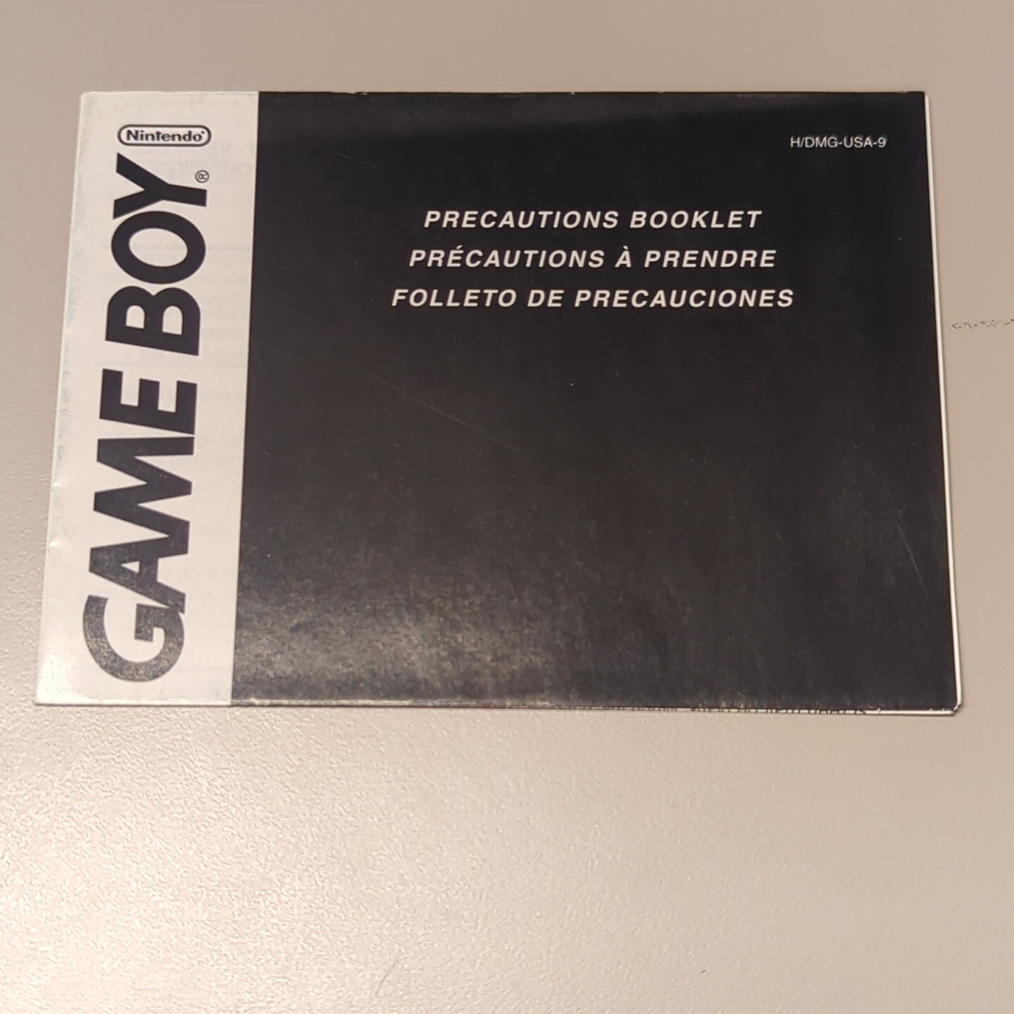 H/DMG-USA-9 Nintendo Gameboy Instruction Book. Precautions Booklet. Hong Kong