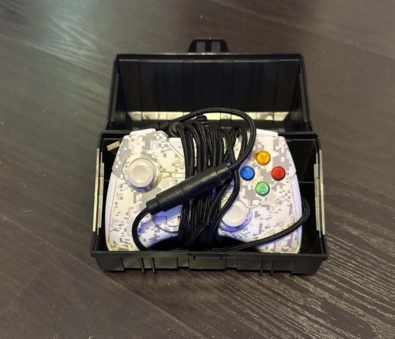 Mad Catz Call of Duty Modern Warfare 2 Controller limited edition w/ case
