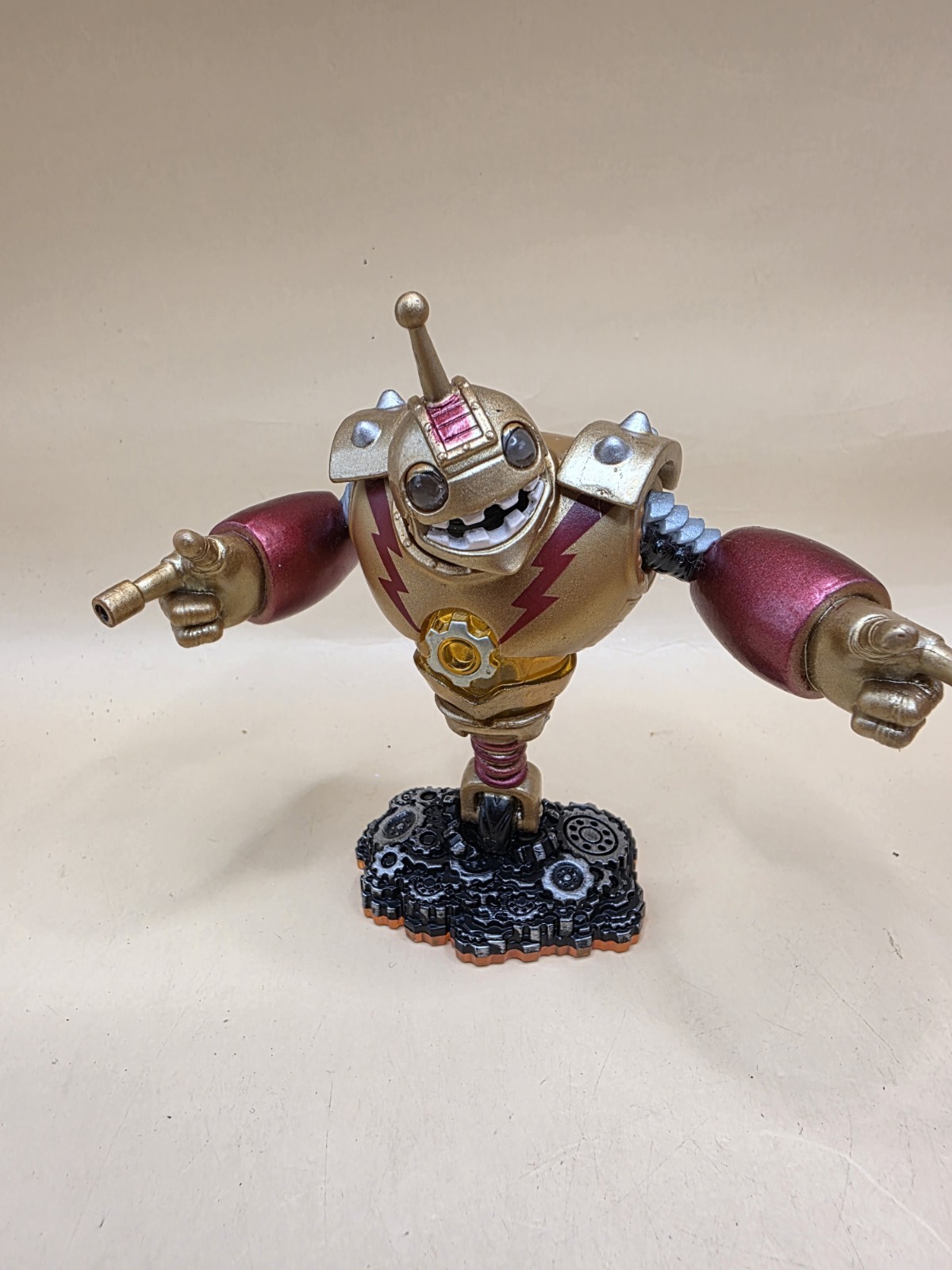 Skylanders Giants Figure Lot of 4 – Bouncer, Hot Head, Hot Dog, Bash Series