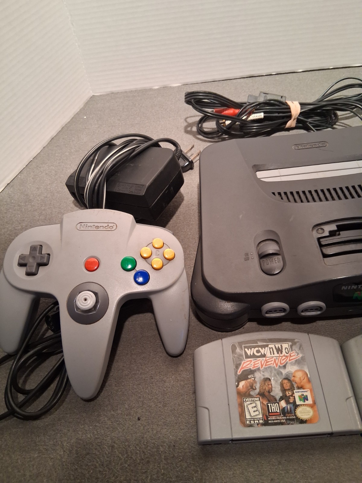 Nintendo 64 Gray Console Bundle 2 Controllers Power/AV + 007 & WCW nWo Revenge