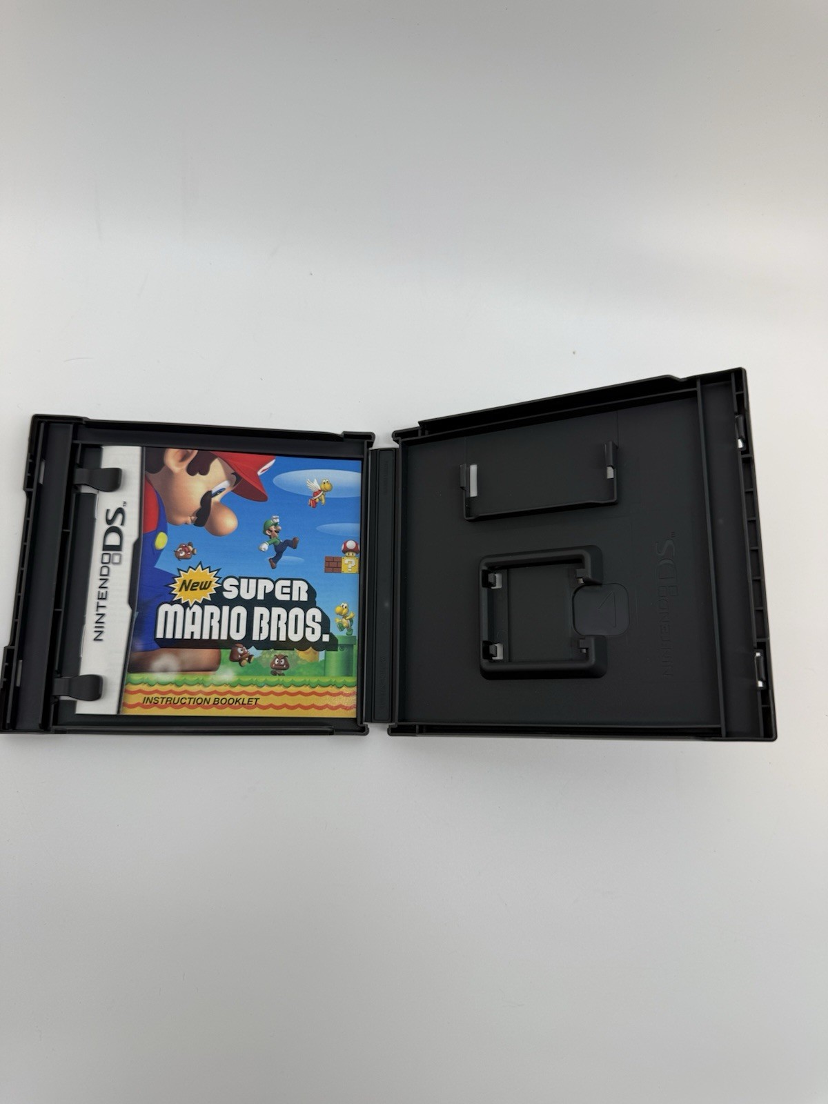 New Super Mario Bros. – Nintendo DS – Case & Manual Only – NO GAME