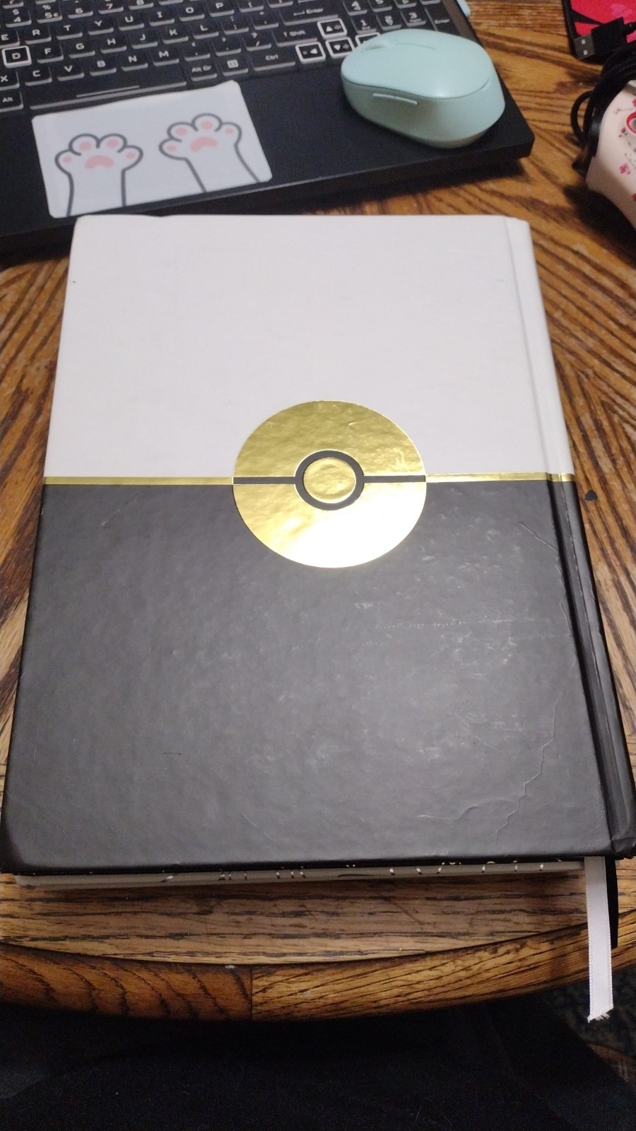 Pokemon Black & White LTD Collector’s Edition Strategy Guide & Unova Pokedex