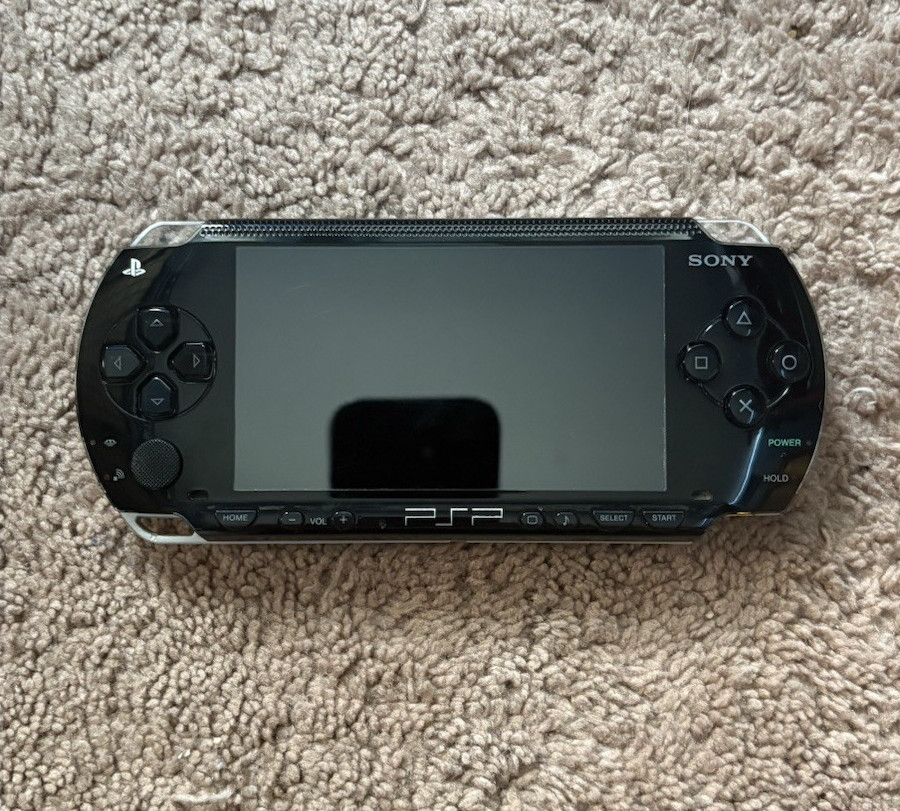 Sony Playstation Portable PSP 1001 Bundle (READ DESCRIPTION)