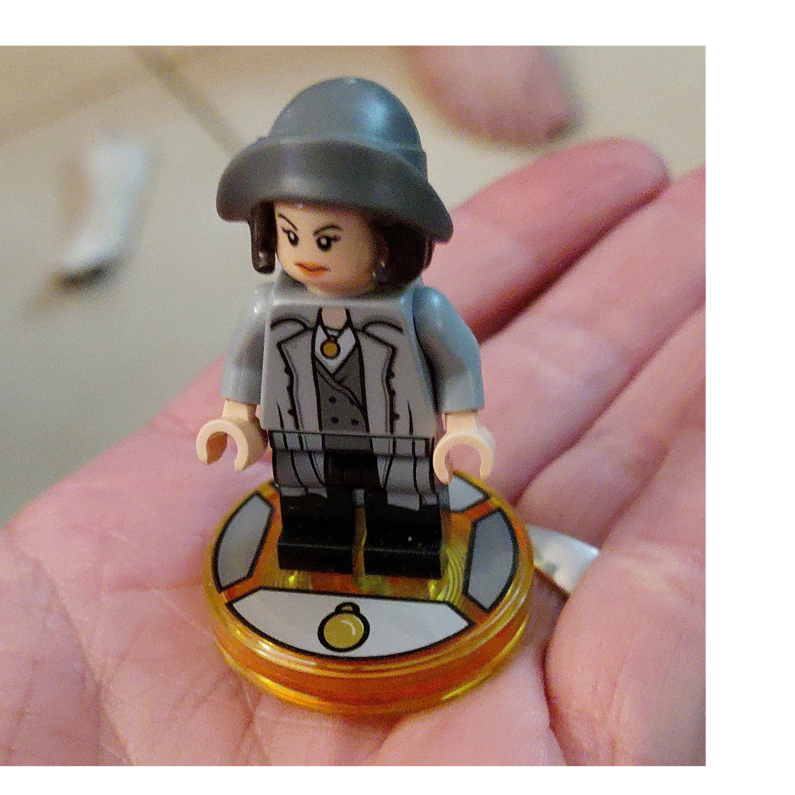 LEGO Dimensions Character Figure Minifigure Gray Suit Hat NFC Base