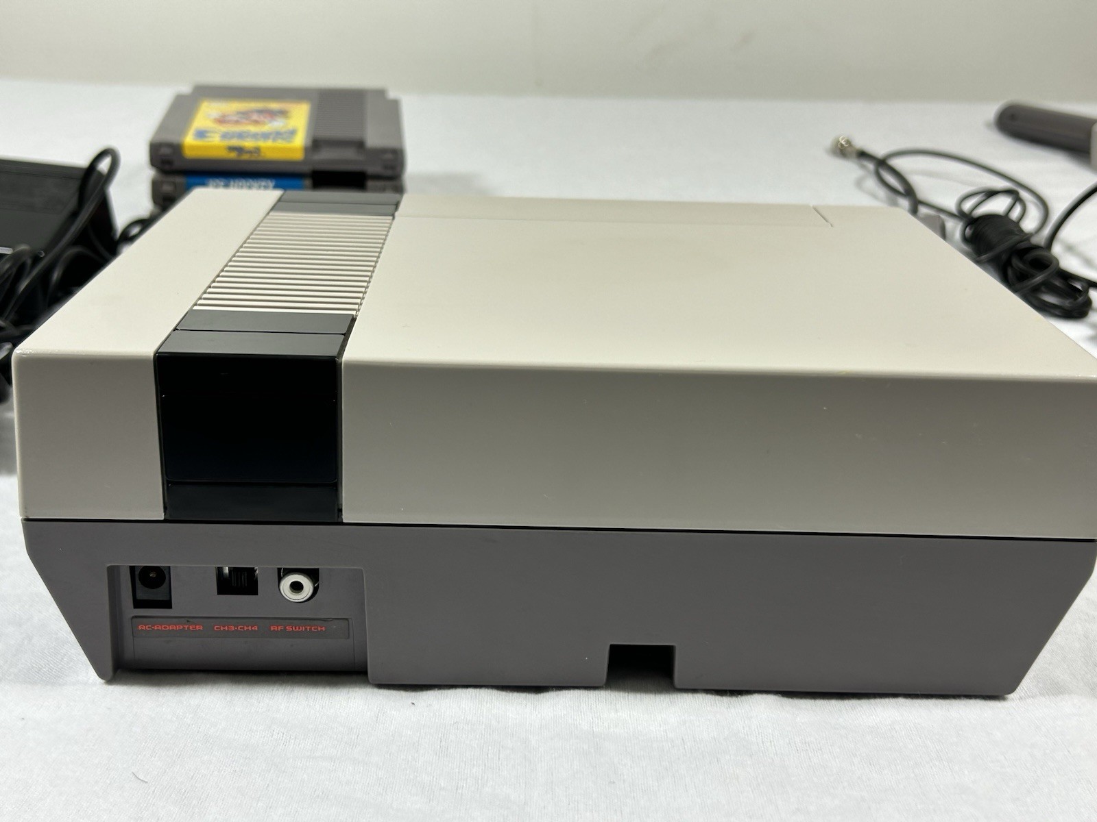 Nintendo Entertainment System NES-001 Console NES Set Bundle 4 Games Tested