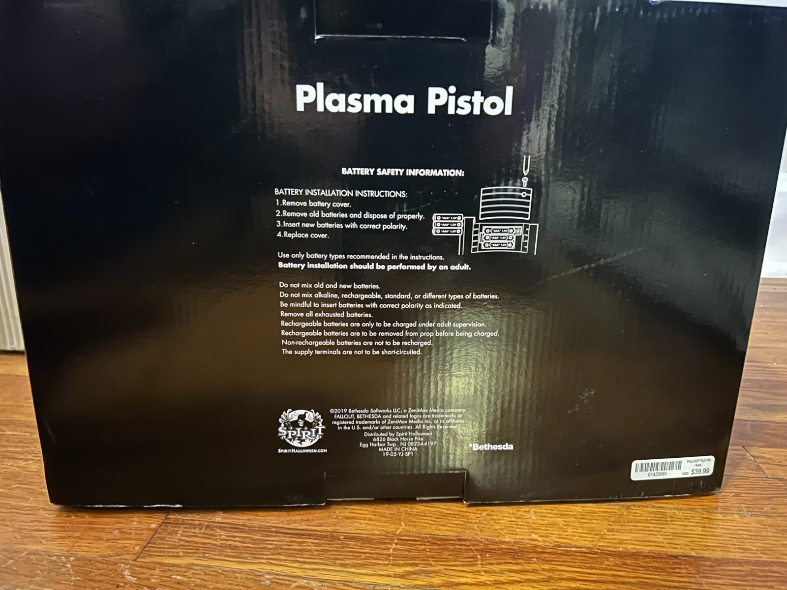 Fallout plasma Pistol with box Spirit Of Halloween