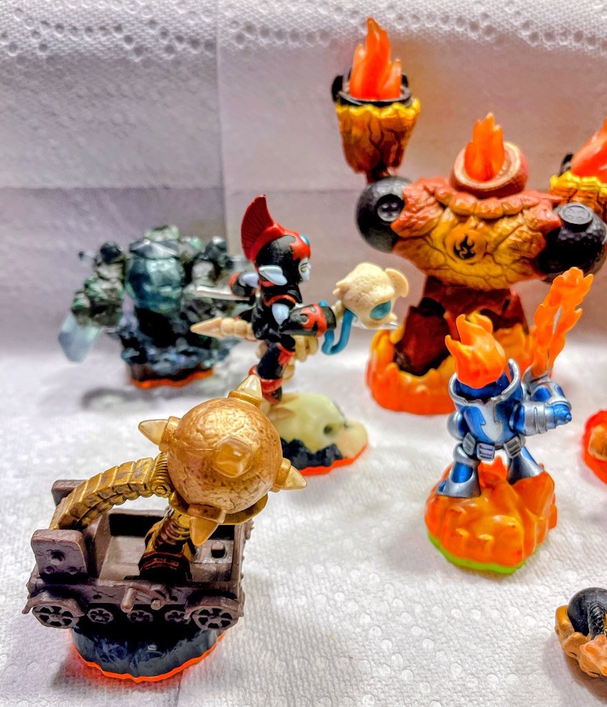 Activision Skylanders Spyro’s Adventure Figure Lot – Lot of 8 figures