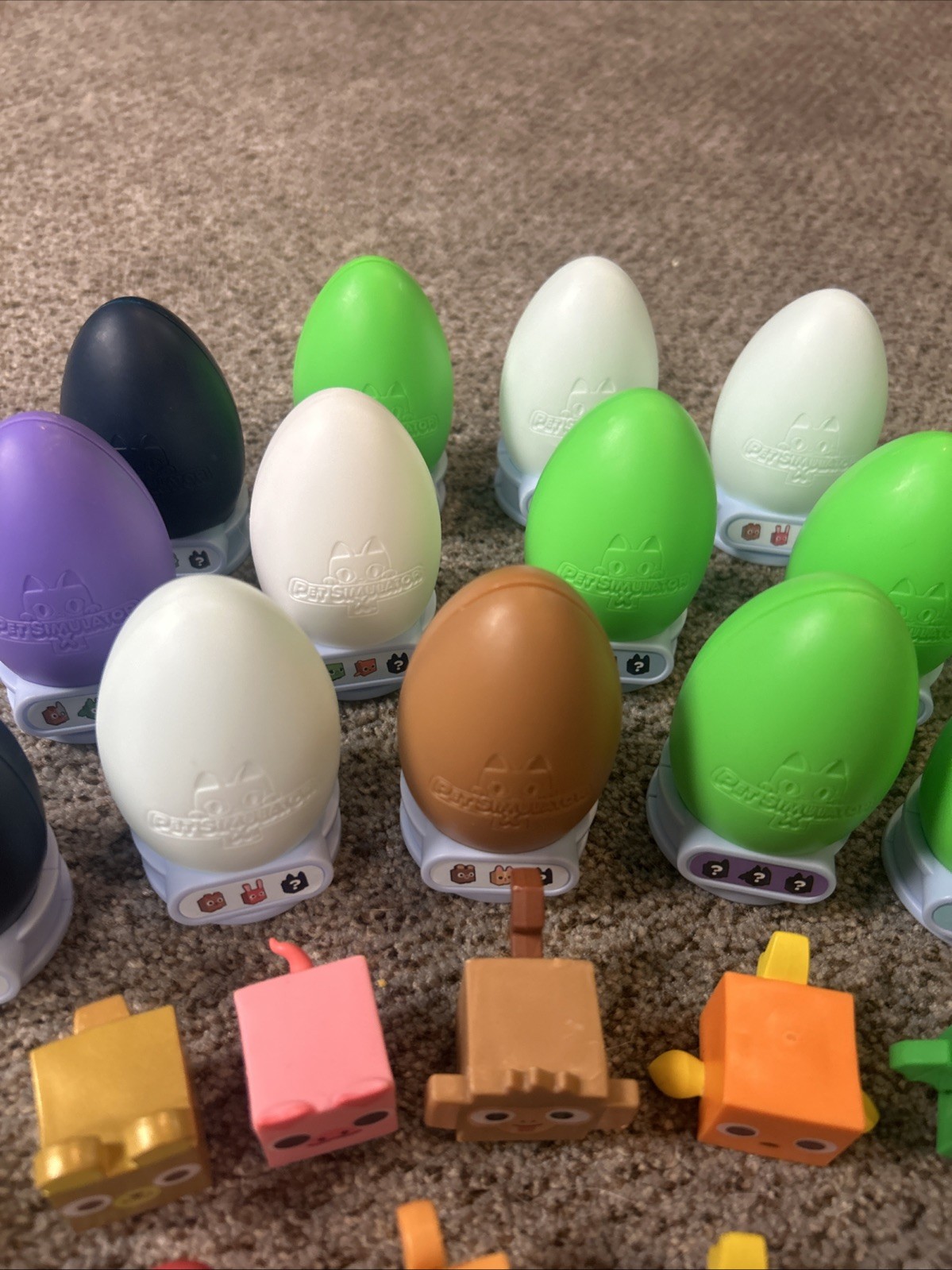 Pet Simulator X Series Large Lot Eggs Figures Keychains