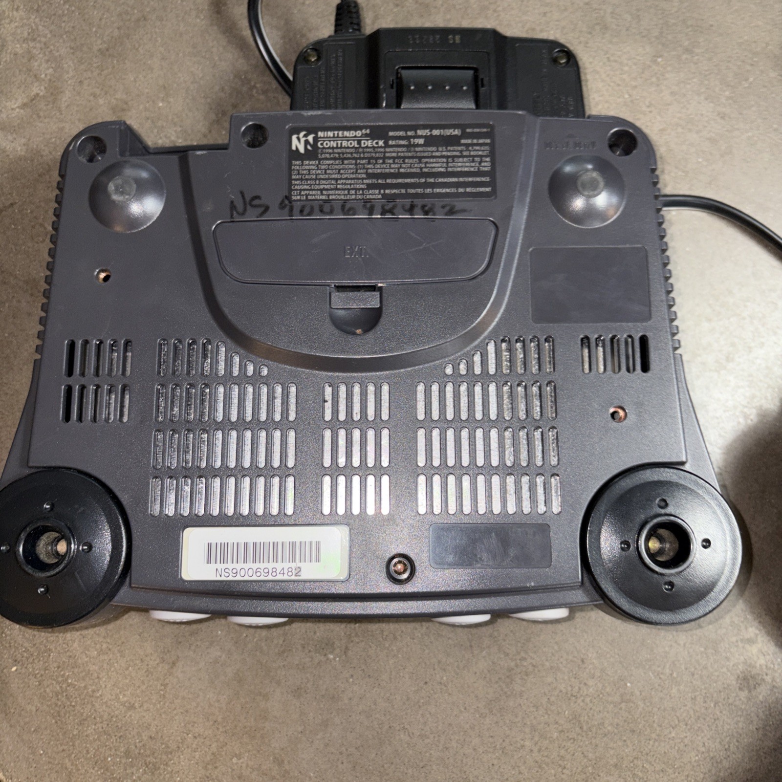 Nintendo 64 N64 With Four Controllers And Cords