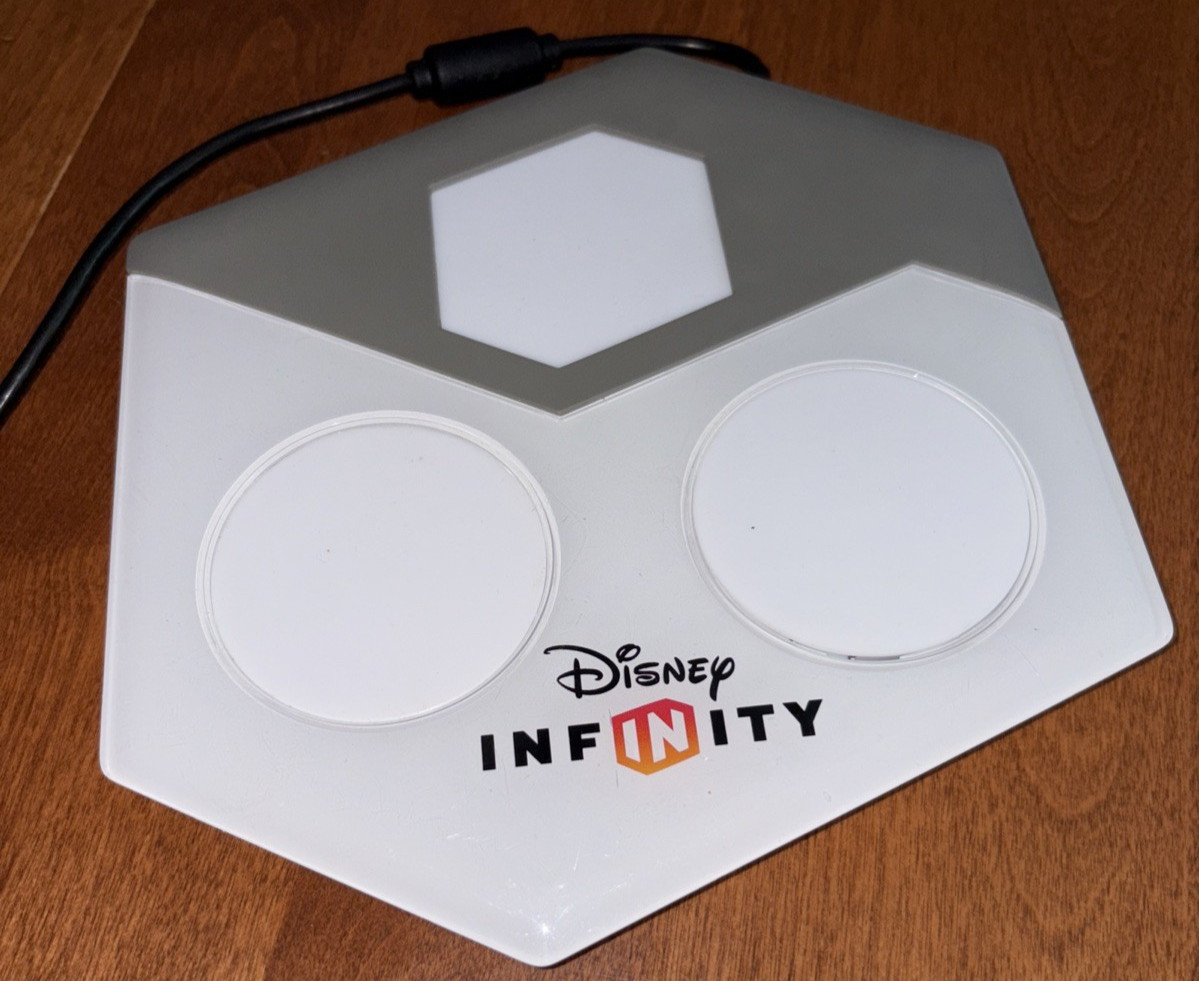 Disney Infinity Lot Power Disc Album Book Binder w 14 Discs 2 Portals Incomplete