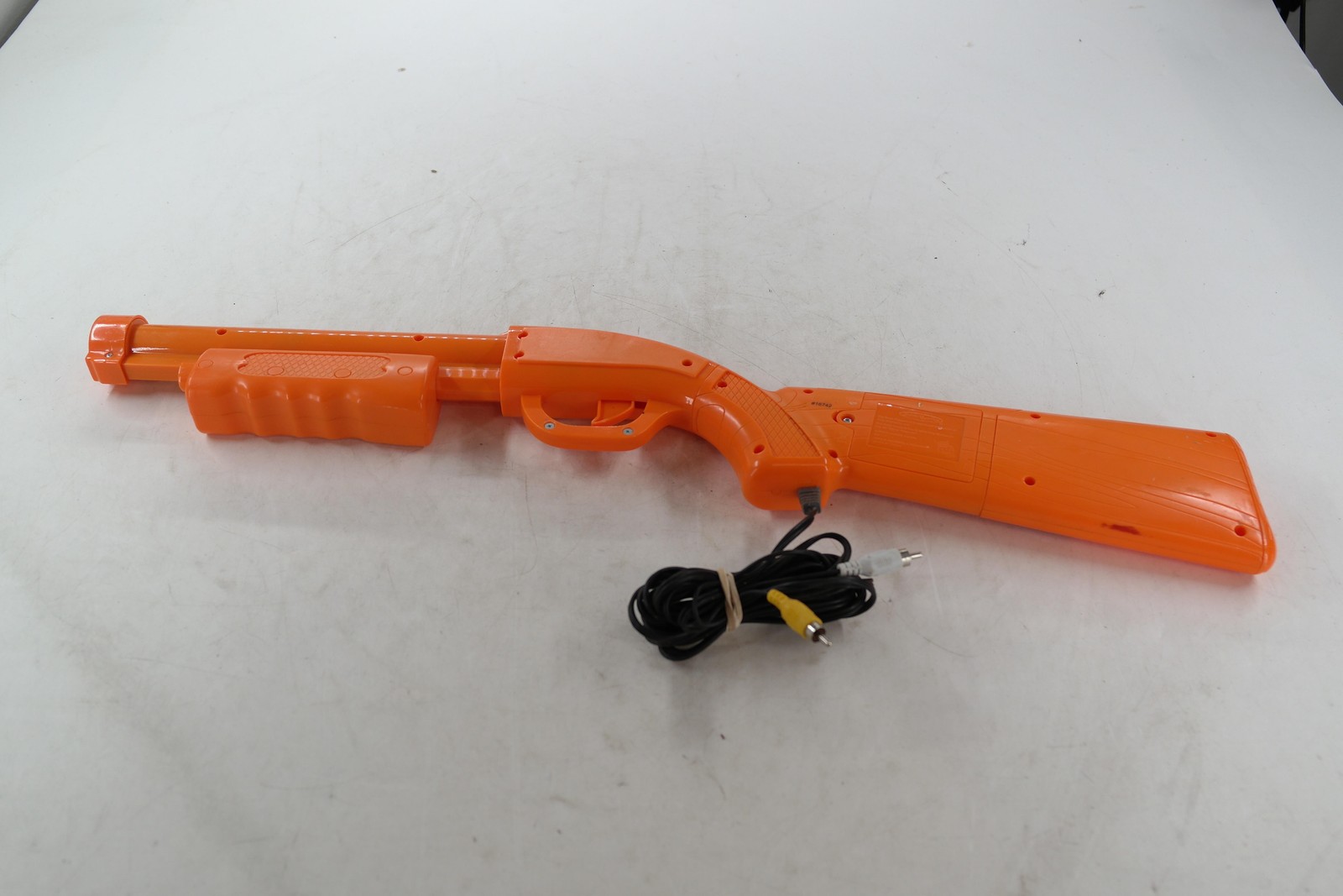 JAKKS Pacific Big Buck Hunter Pro Plug N Play TV Game Orange RCA Gun Console