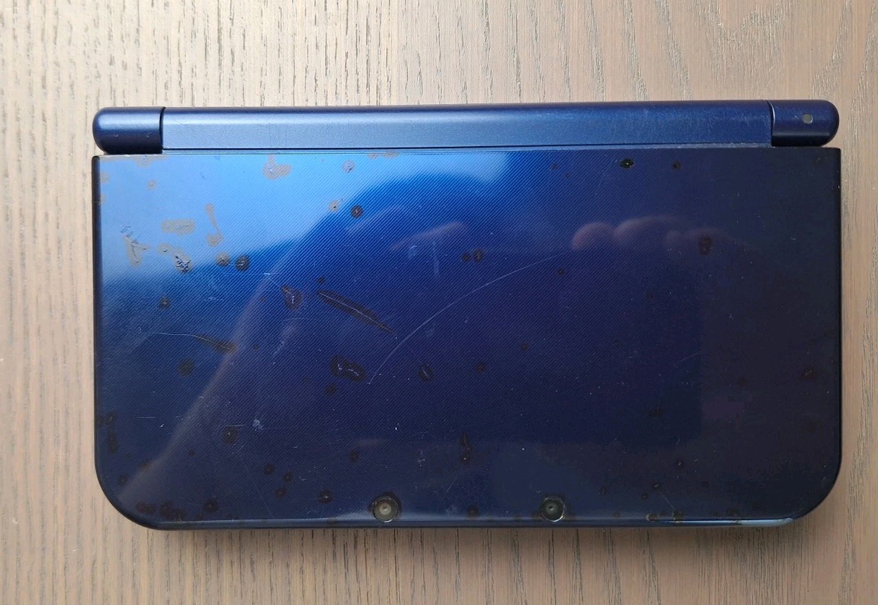 New Nintendo 3DS XL Metallic Blue Charger + 32GB SD Card | Region Free TOP IPS