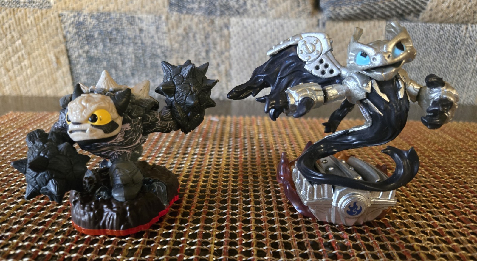 Skylanders Earth Element + Fire Supercharger Figures Lot Of 7 Fist Bump Spitfire