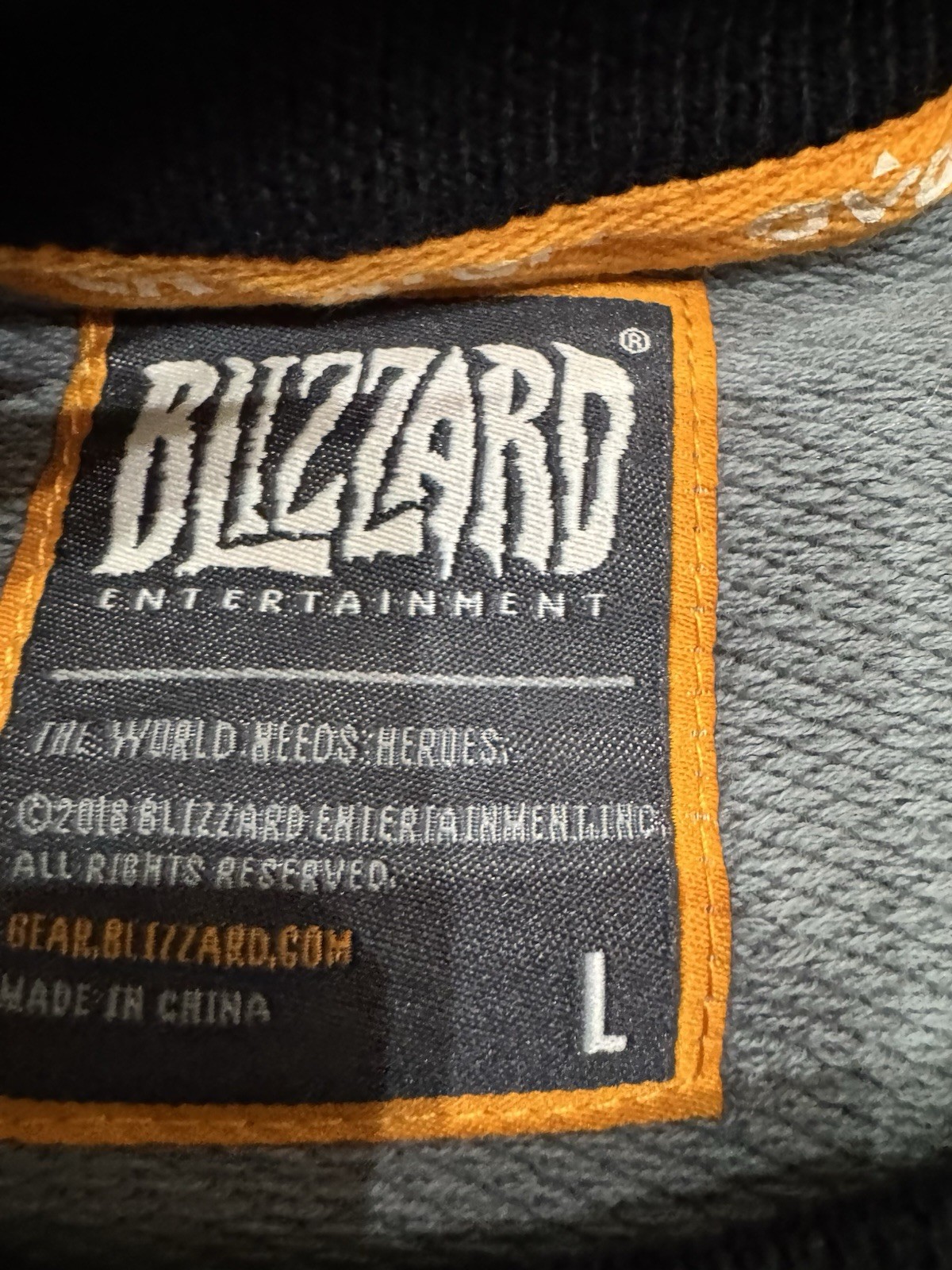 New Blizzard Woman’s Gray & Black Overwatch League Ragland Sweater NWT Size LRG