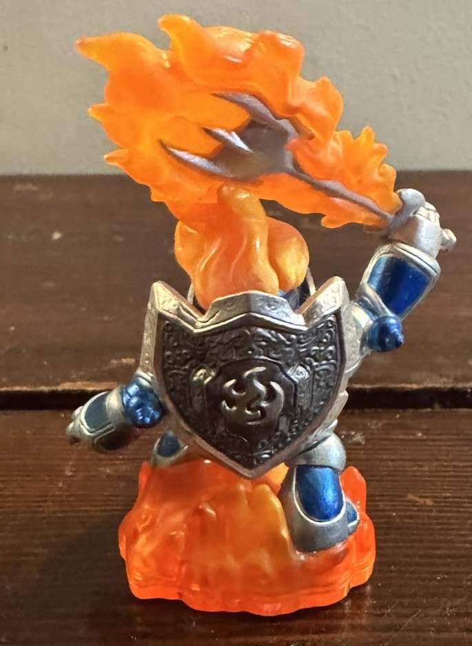 Series 2 Giants Ignitor Character Figure From The Skylanders Giants Trap Team!