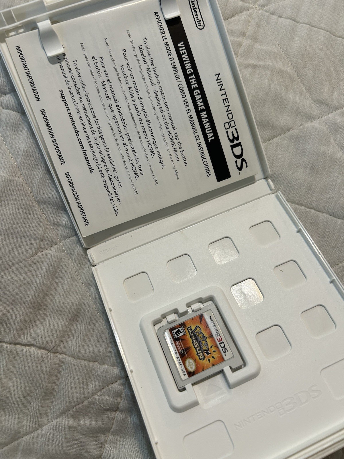 The Pokémon Company Pokémon Ultra Sun Nintendo 3DS Game, Manual