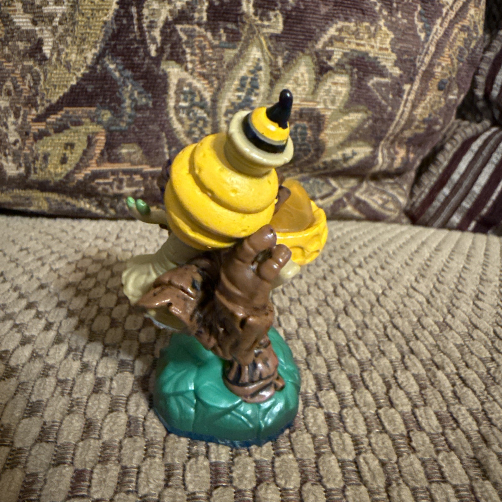 Skylanders Bumble Blast and Jolly Bumble Blast Figures With Stickers And Cards