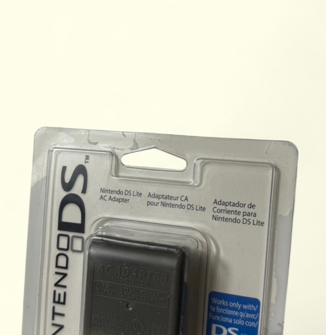 Sealed New In Box Nintendo Ds lite Charger OEM Model #USG-002 USA