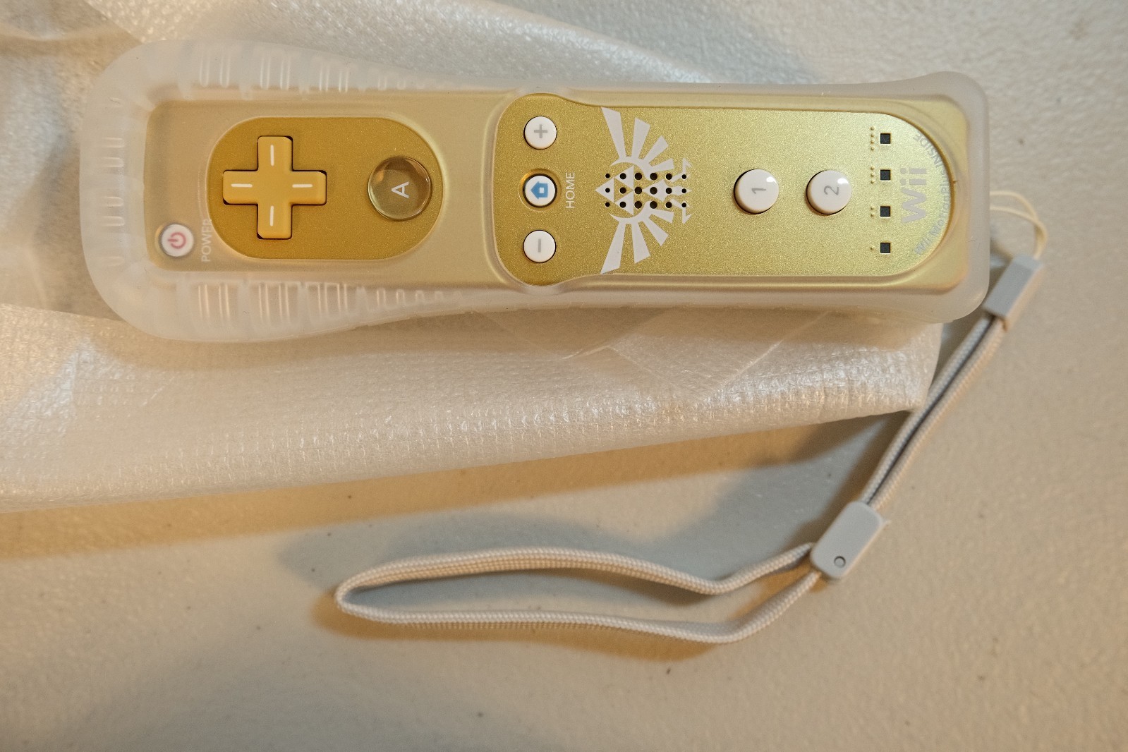 The Legend of Zelda Skyward Sword + Gold Controller Nintendo Wii Bundle Complete