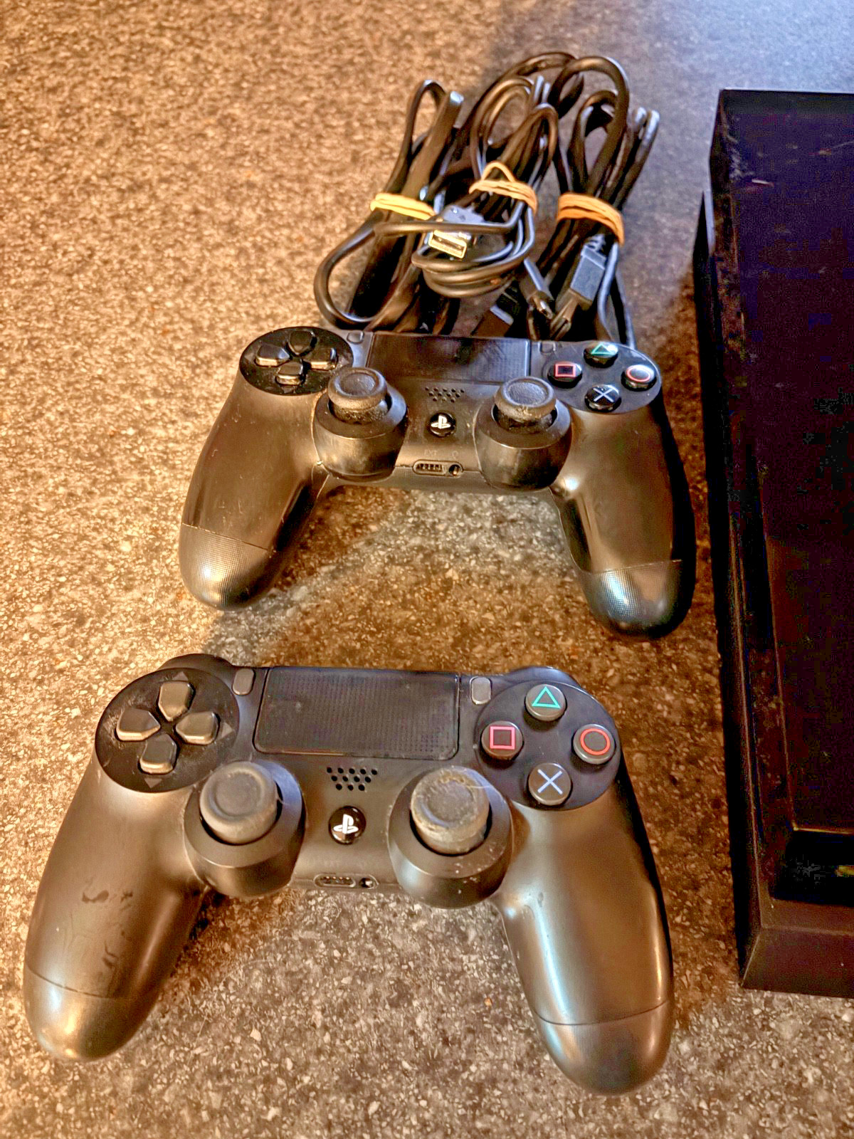 Sony Playstation 4 console 500GB w/ 2 dual shock controllers/cords works great