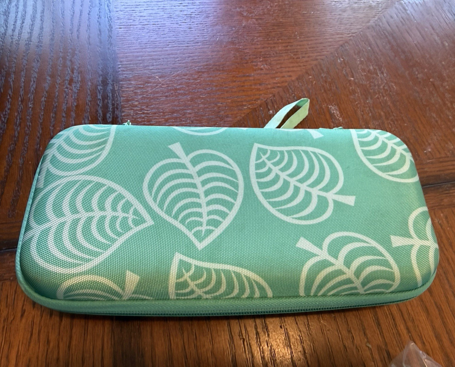 Animal Crossing Green Leaf Padded Case for Nintendo Switch, game case, buttons