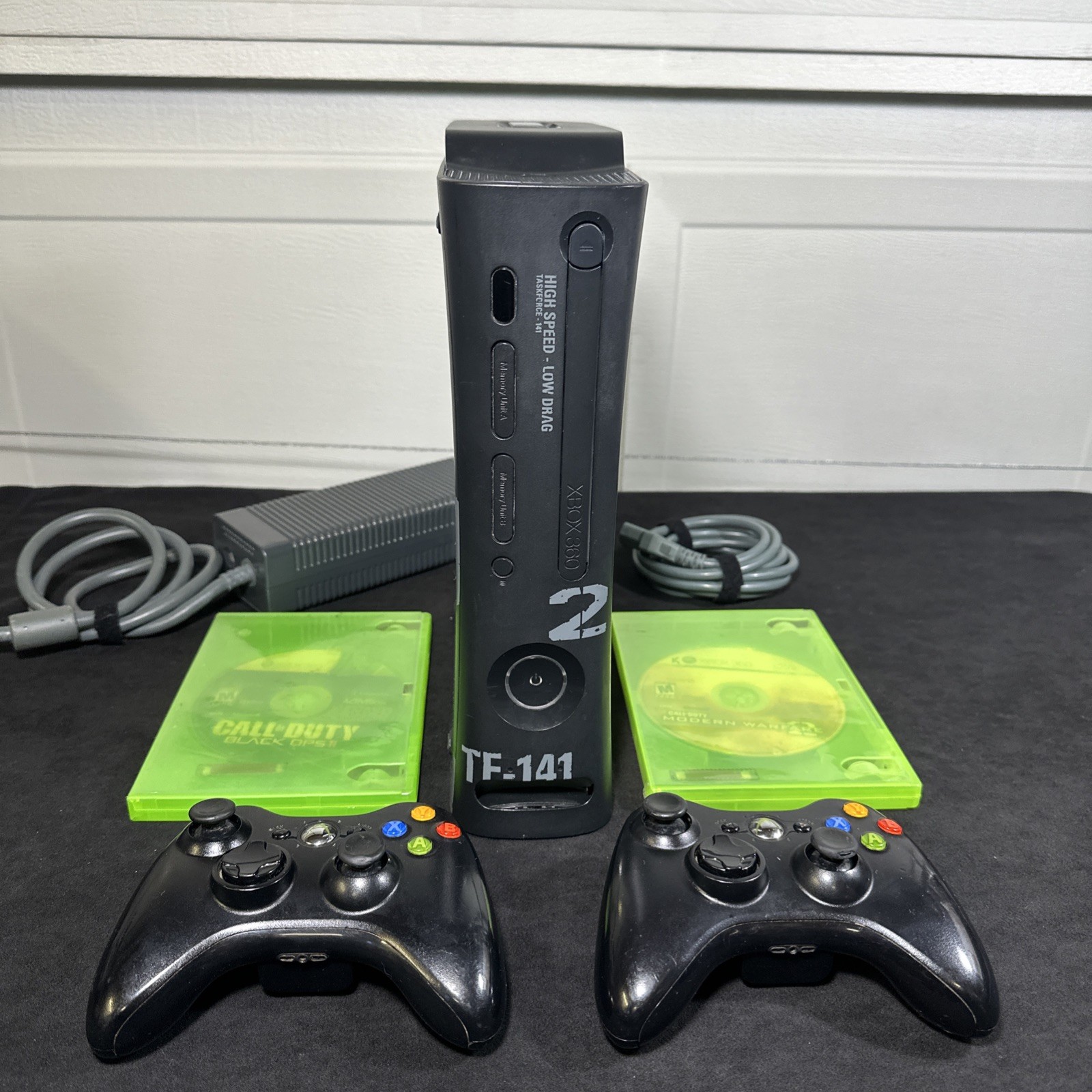 Microsoft XBox 360 Call of Duty Modern Warfare 2 Game Console System COD 250GB