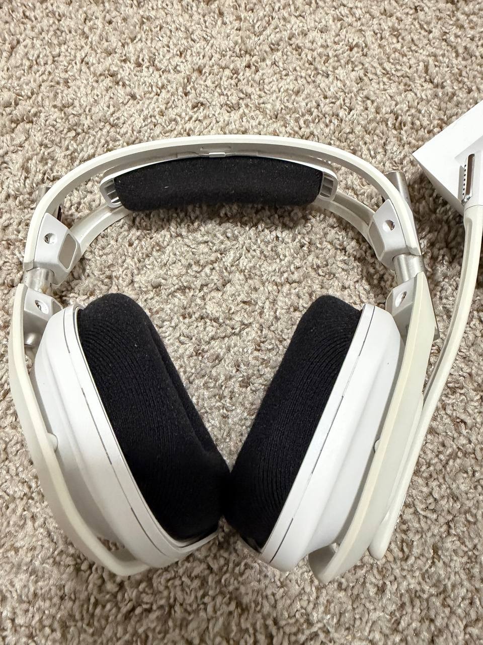 Logitech Astro A50 X LIGHTSPEED Wireless Gaming Headset + Base Station – White