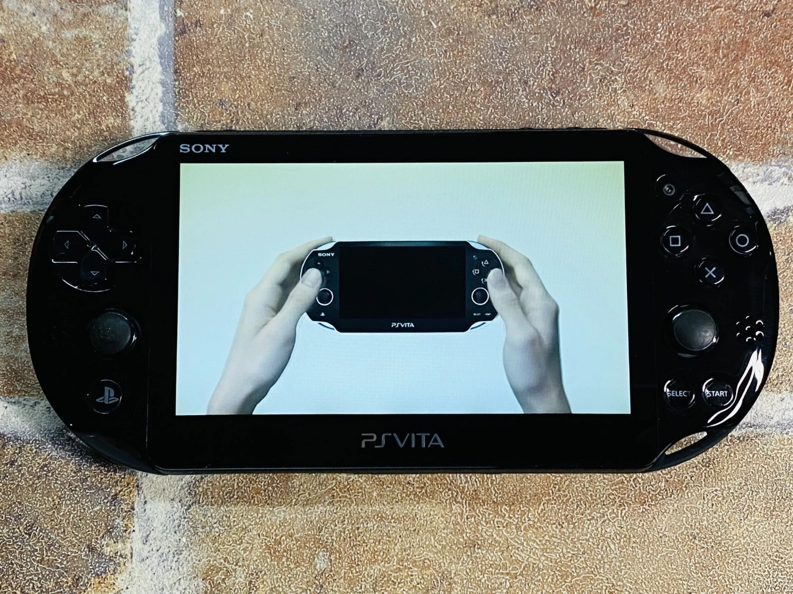 PS Vita Black PCH 2000 SONY PlayStation Japan 8GB Memory Charger No.3D