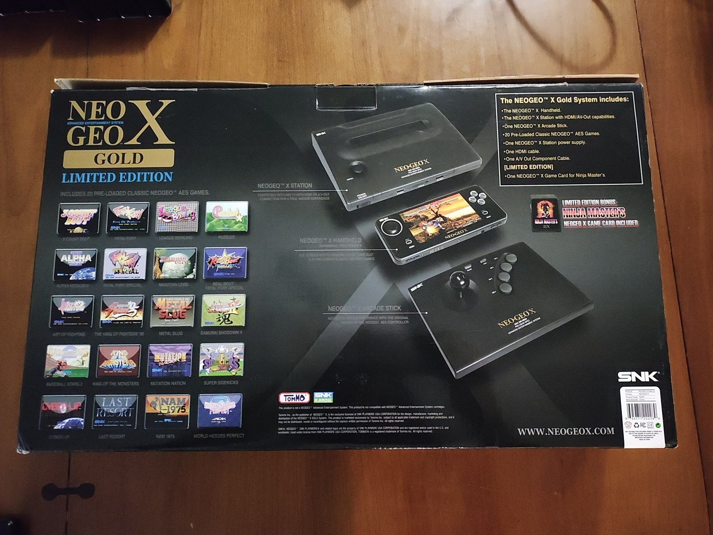 SNK NEO GEO X GOLD LIMITED EDITION CONSOLE + NINJA MASTERS + SECOND CONTROLLER
