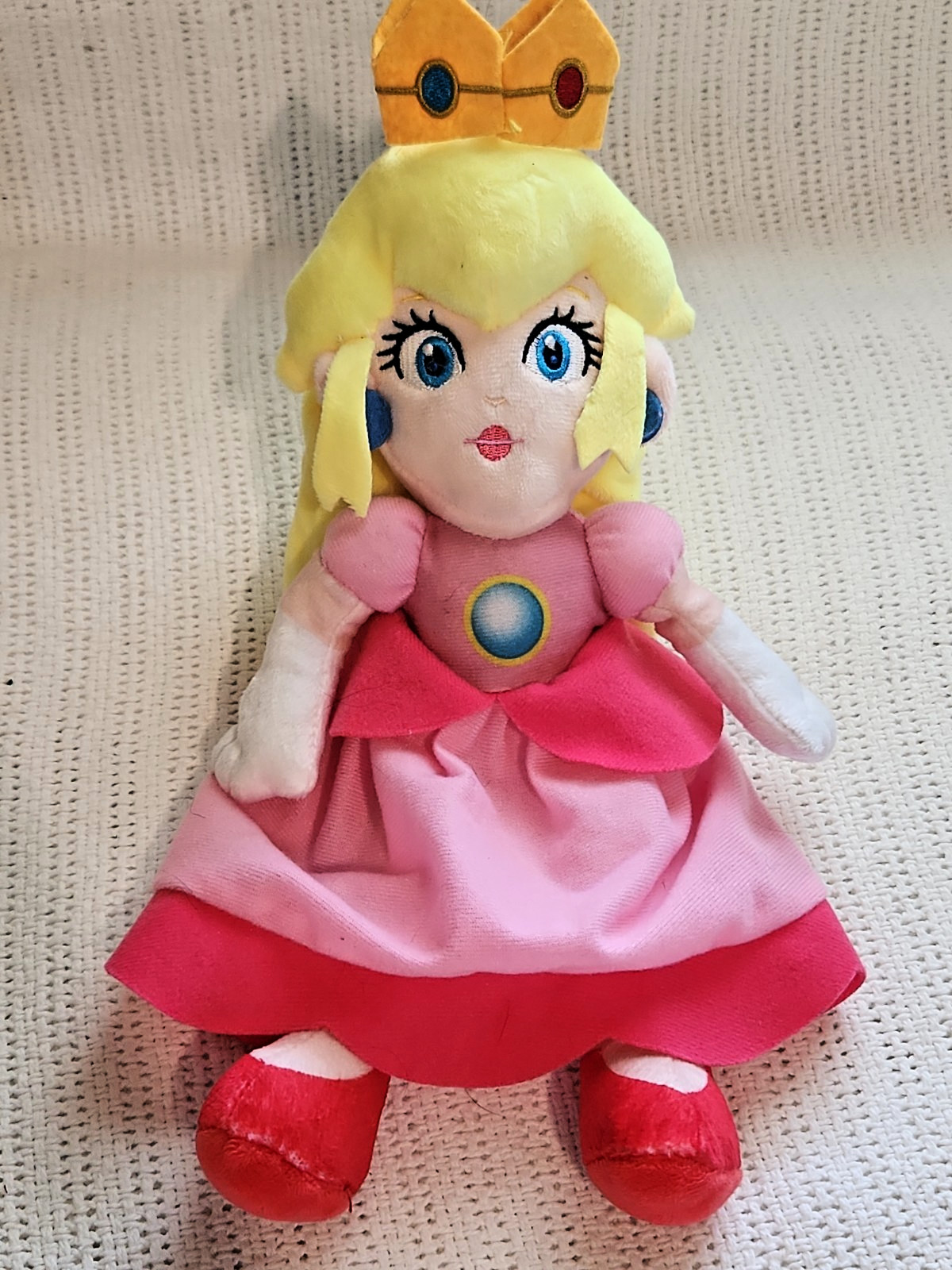 Super Mario Bros Princess Peach 11″ Pink Plush Doll Nintendo 2024 W/ Crown