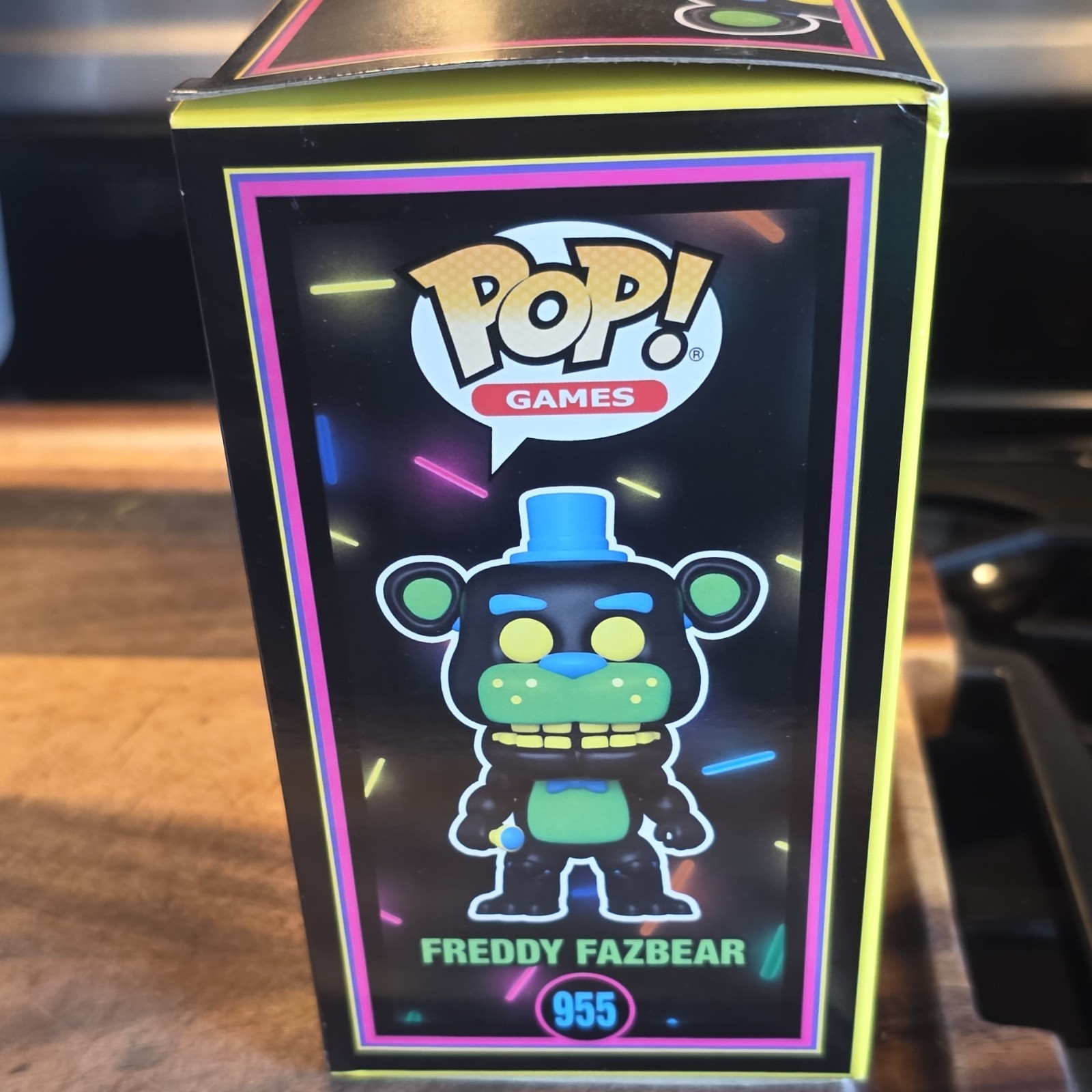 Funko Pop! Games FNAF Blacklight Freddy Fazbear #955 Hot Topic Ex