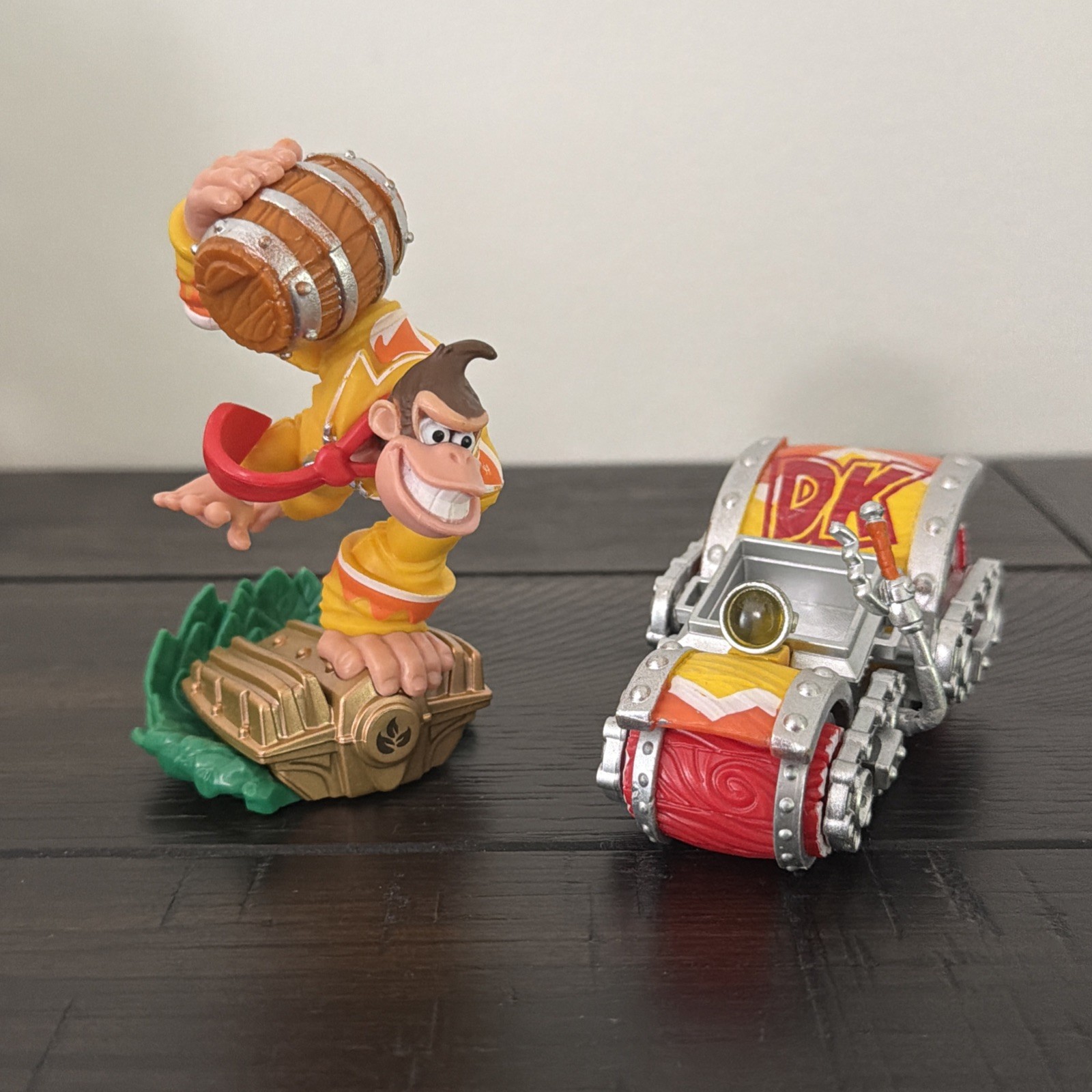 Skylanders Superchargers Turbo Charge Donkey Kong Amiibo And Barrel Blaster