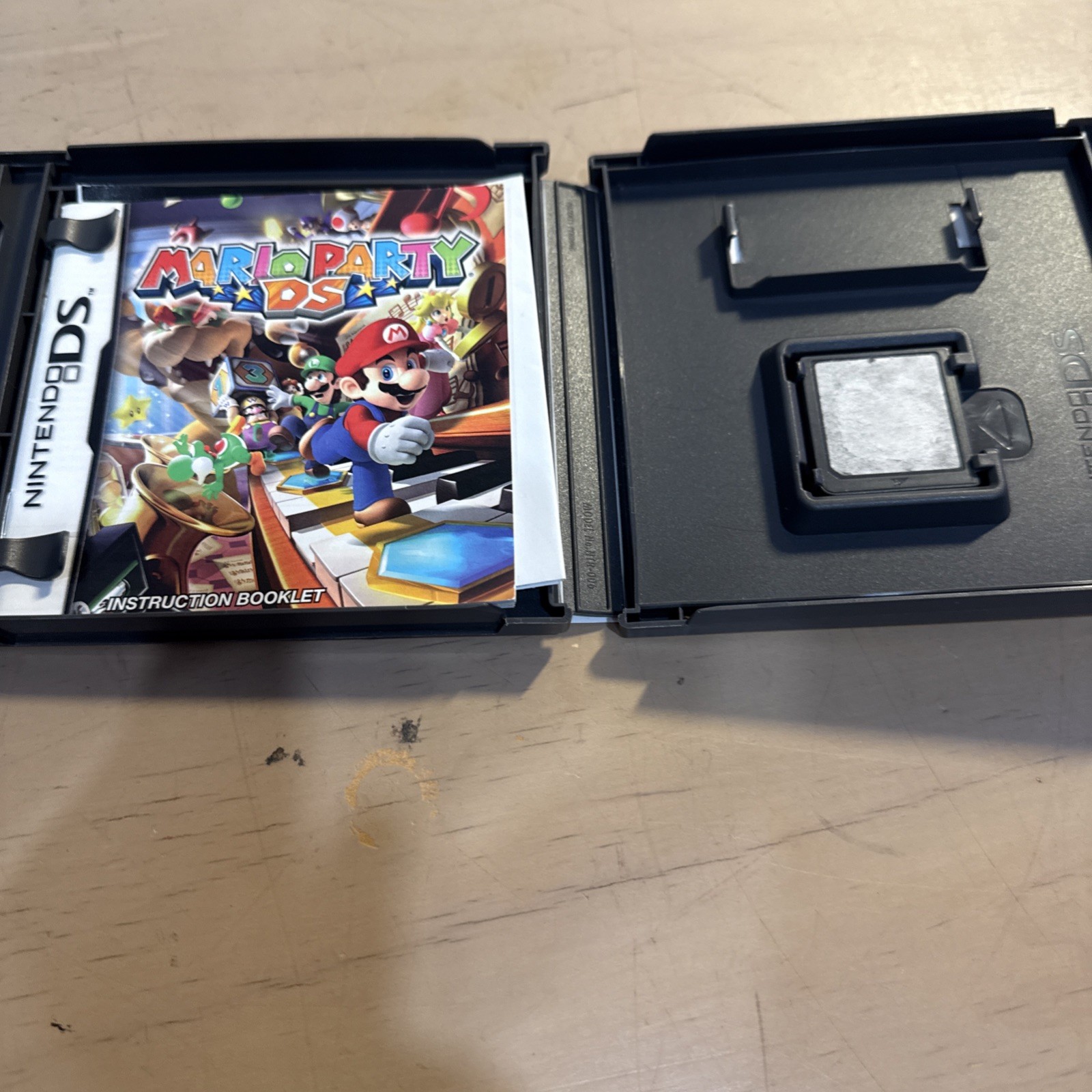 Mario Party DS (Nintendo DS, 2007) label ripped off the working